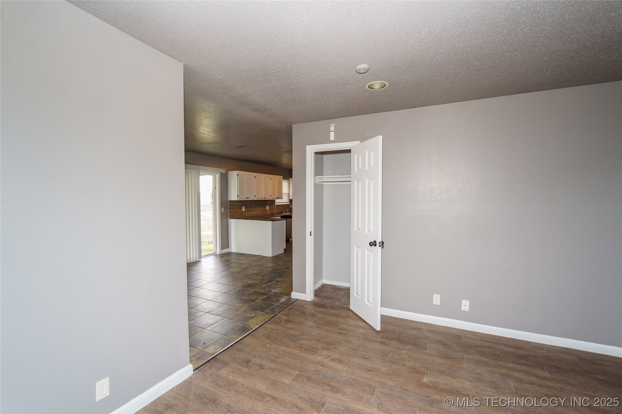 1160 S 124th East Avenue Property Photo 14