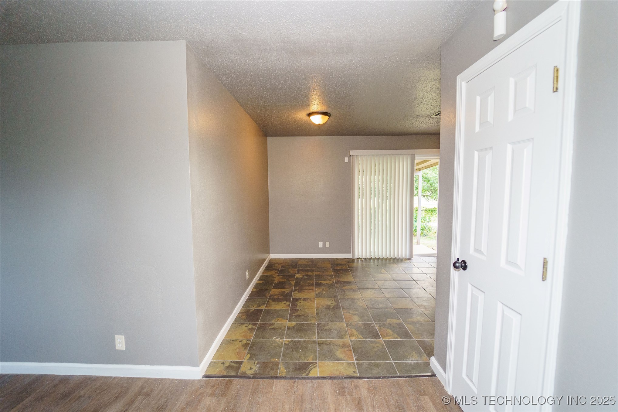 1160 S 124th East Avenue Property Photo 15