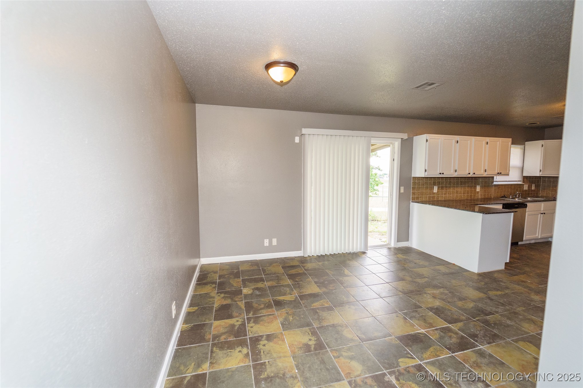 1160 S 124th East Avenue Property Photo 16