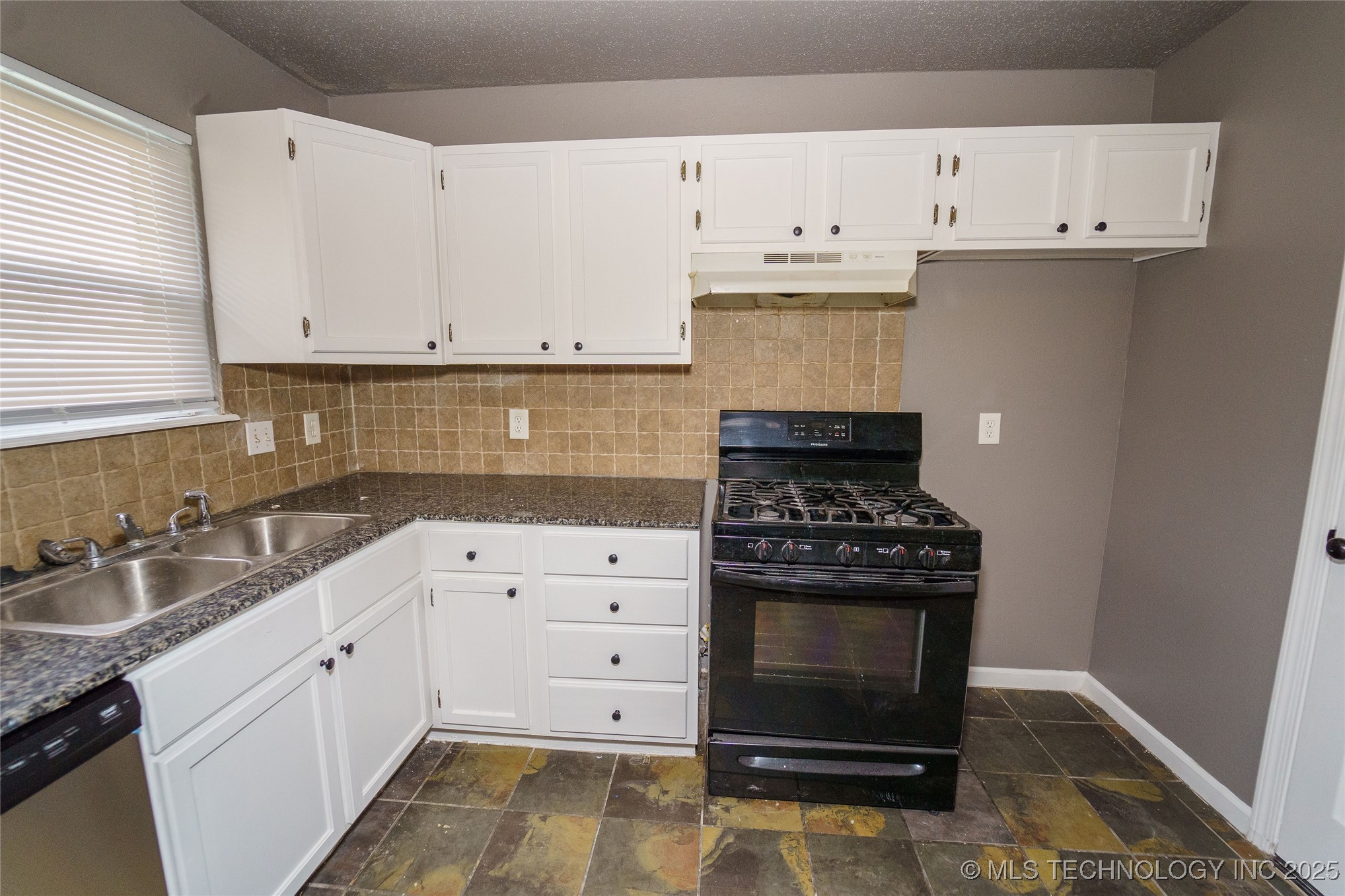 1160 S 124th East Avenue Property Photo 19
