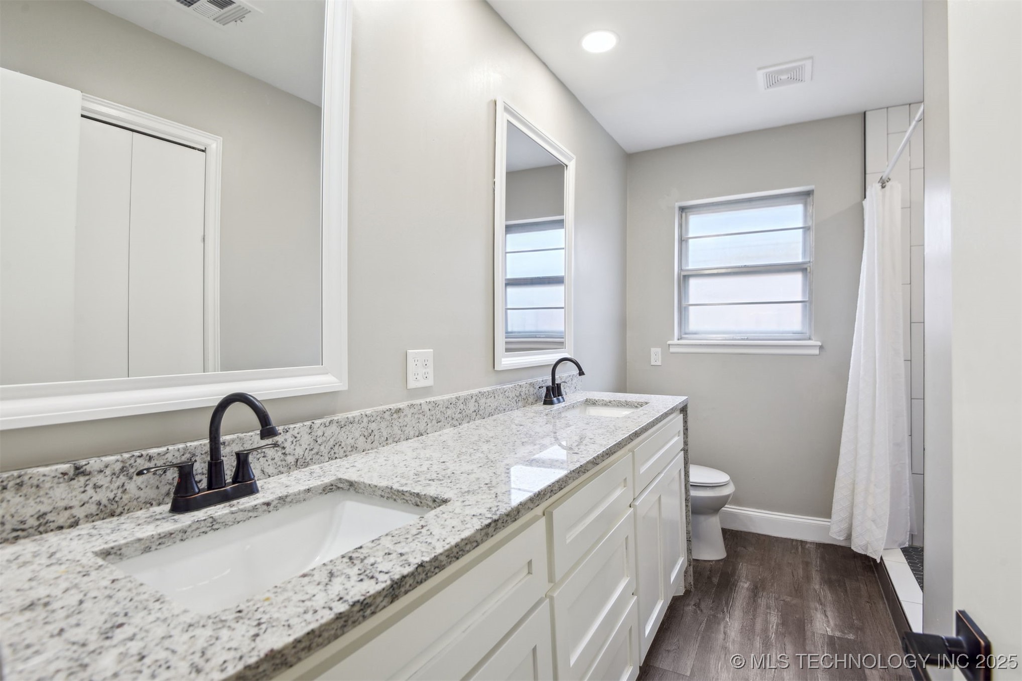 4619 S Lakewood Avenue Property Photo 21