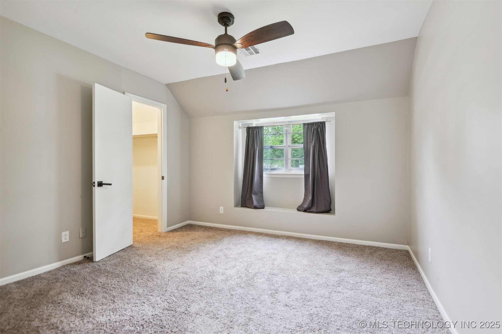 4619 S Lakewood Avenue Property Photo 27