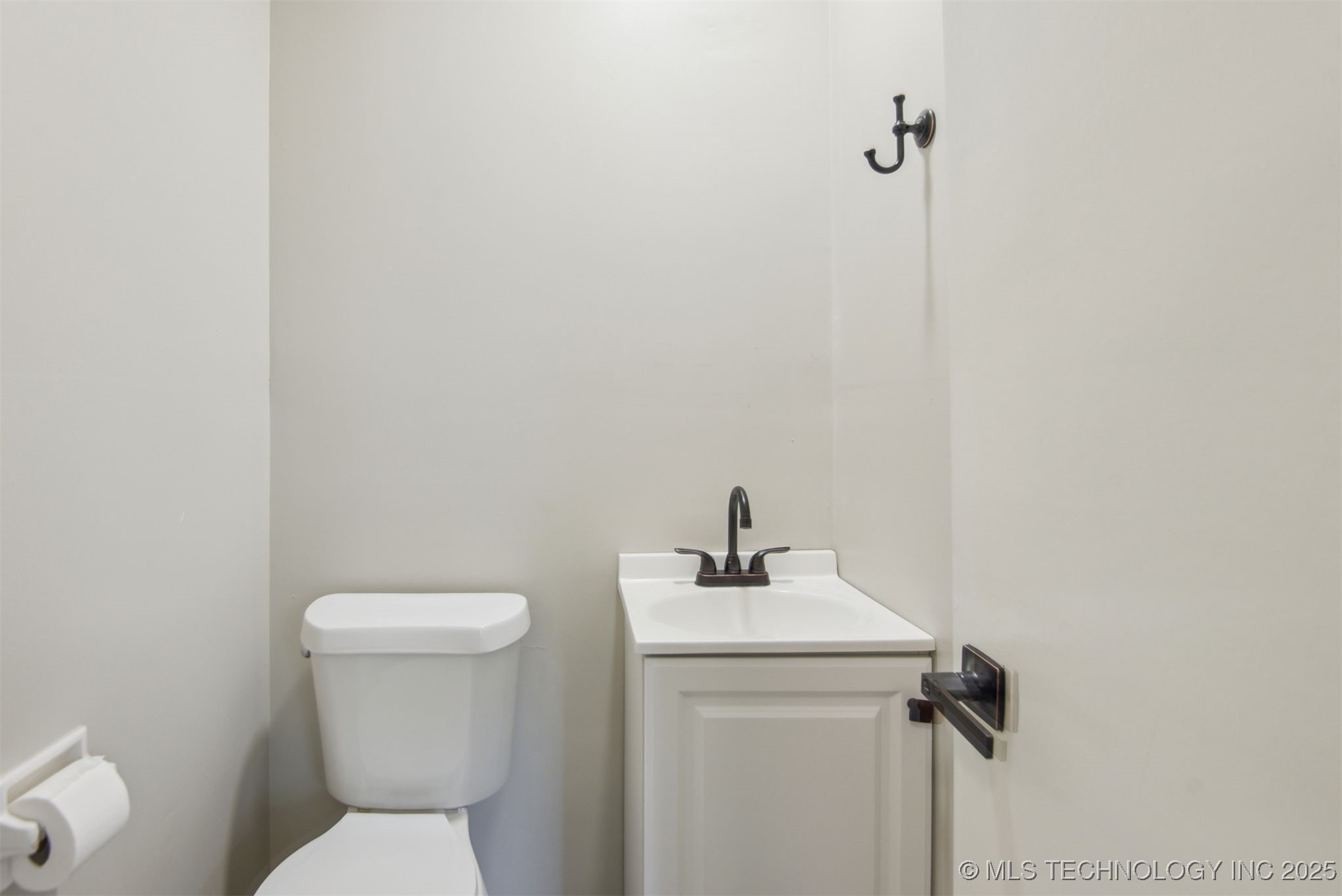 4619 S Lakewood Avenue Property Photo 29