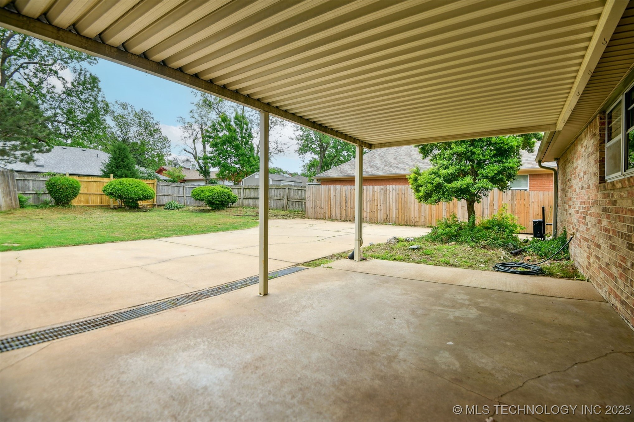 4619 S Lakewood Avenue Property Photo 32