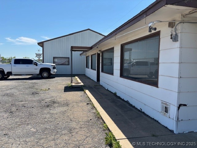 219 S Chouteau Avenue Property Photo