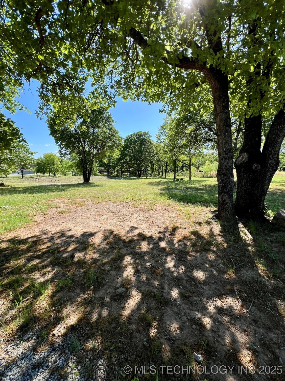 430250 E 1146 Road Property Photo 2