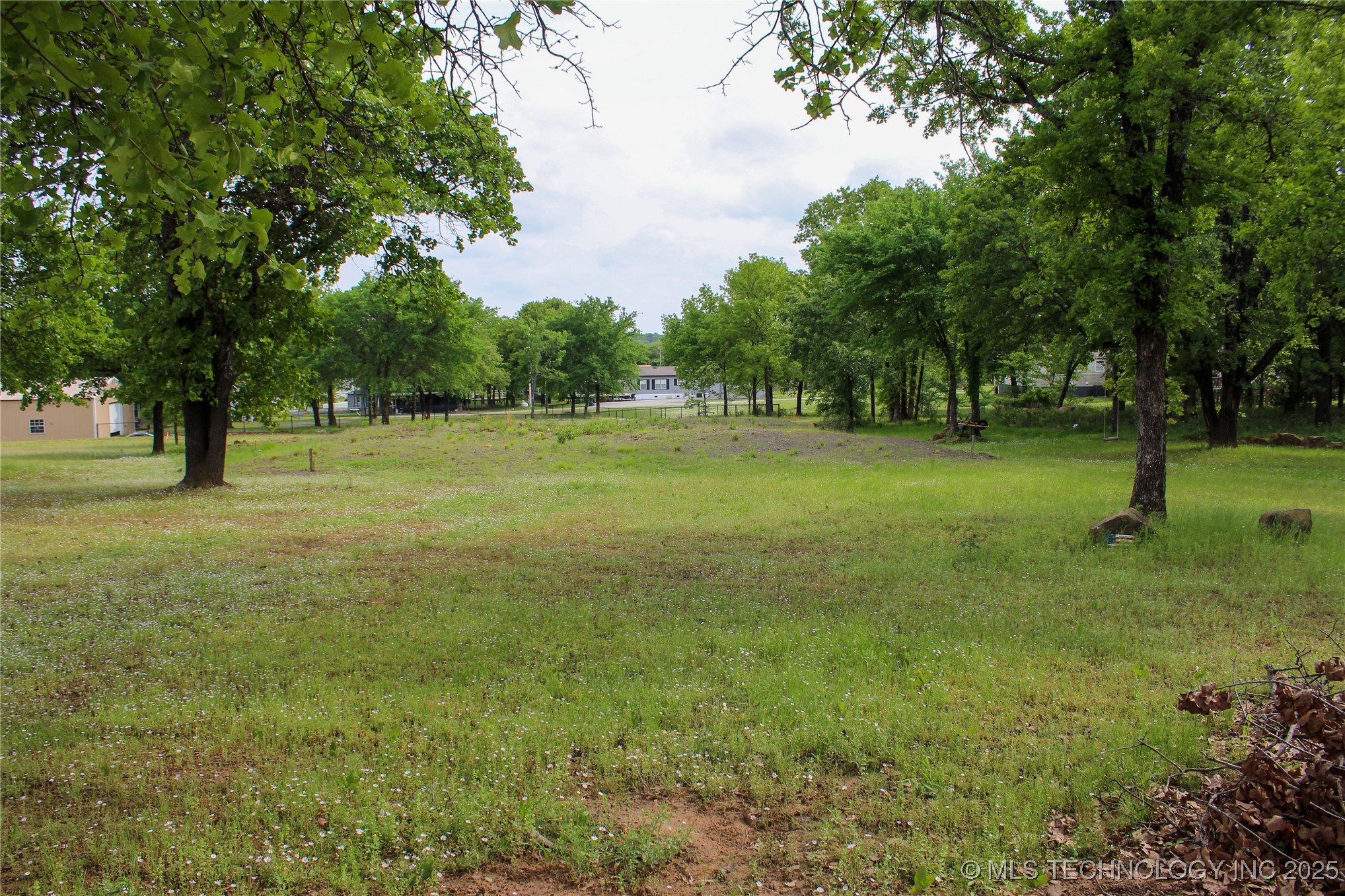 430250 E 1146 Road Property Photo 3