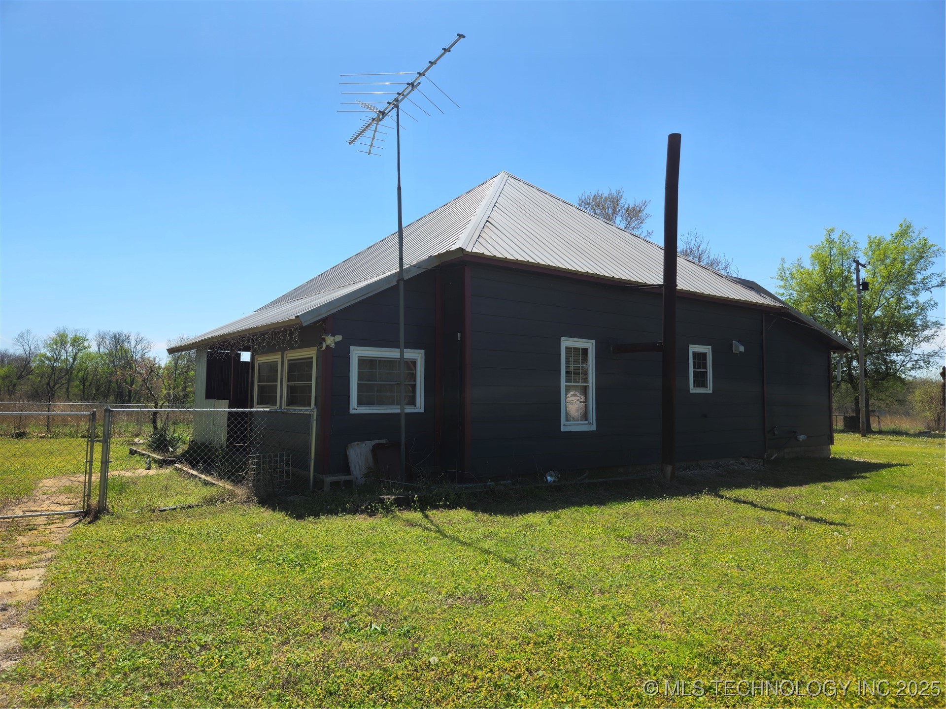 121 Rural Route 1 Property Photo