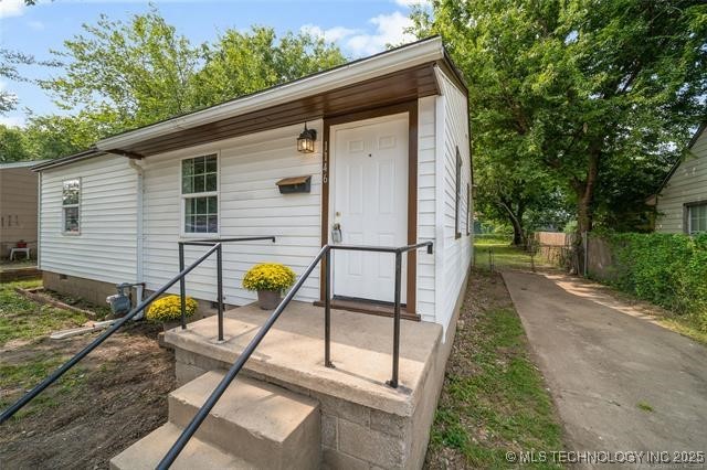 1146 N Harvard Avenue Property Photo 1