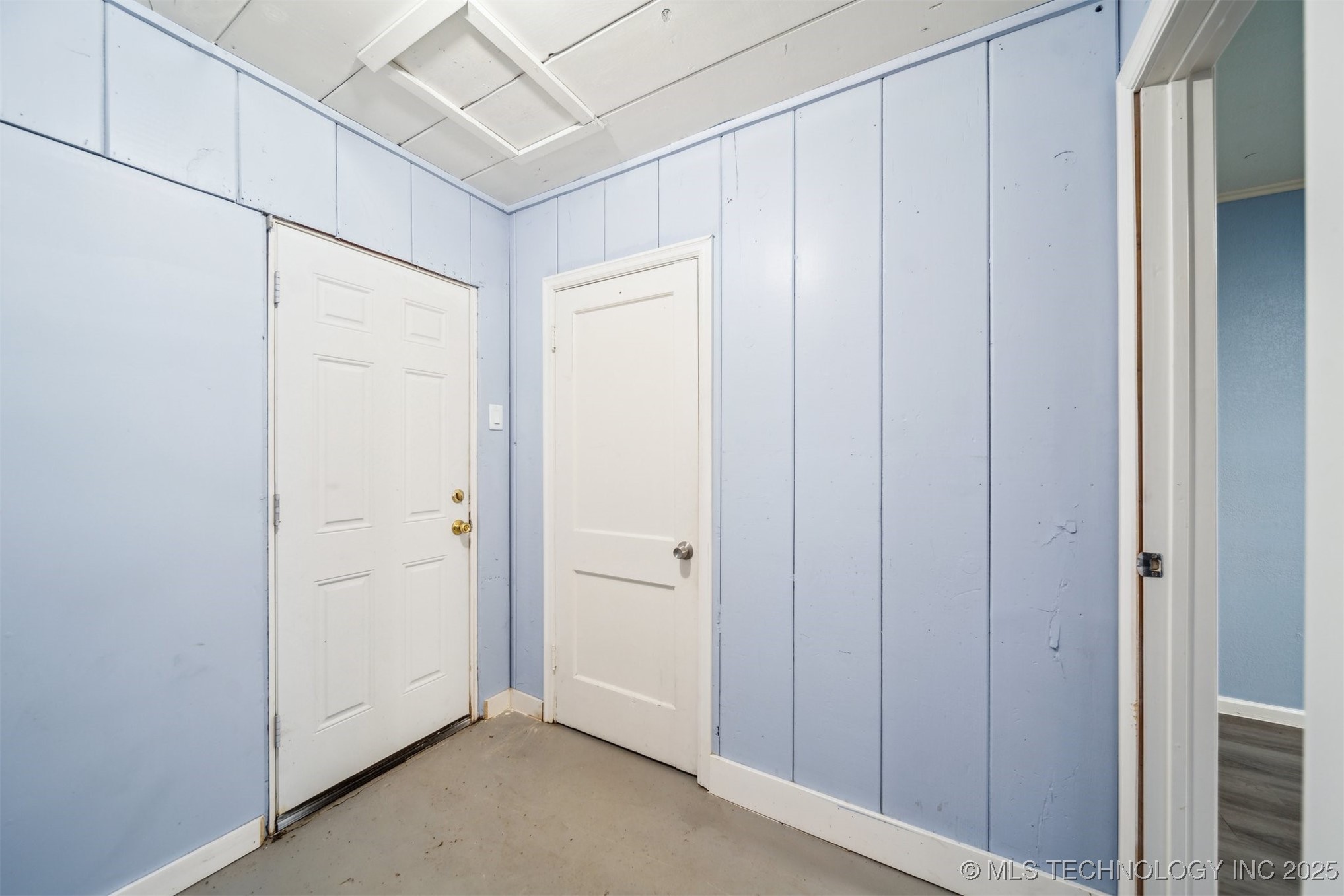 1146 N Harvard Avenue Property Photo 7
