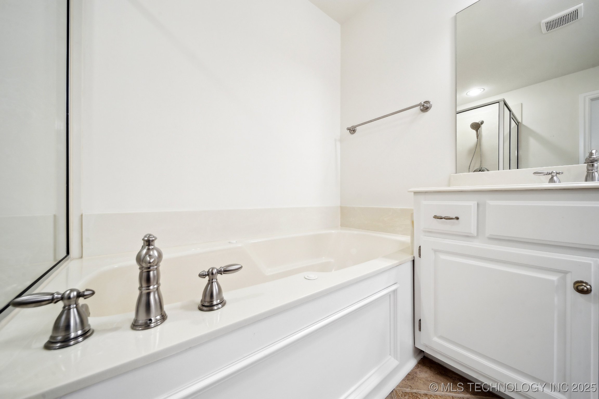 9317 S 75th East Avenue Property Photo 23