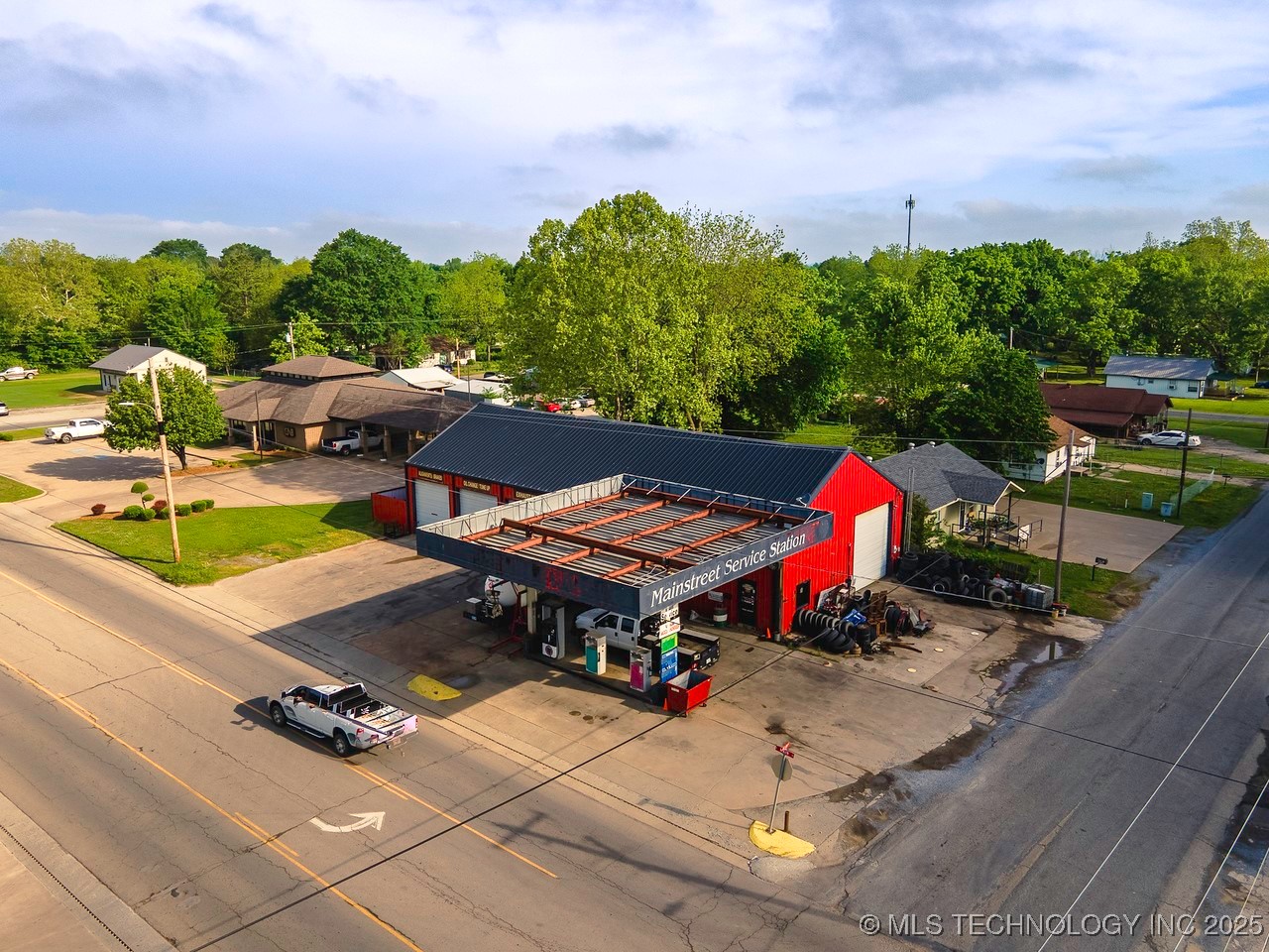 707 E Main Property Photo