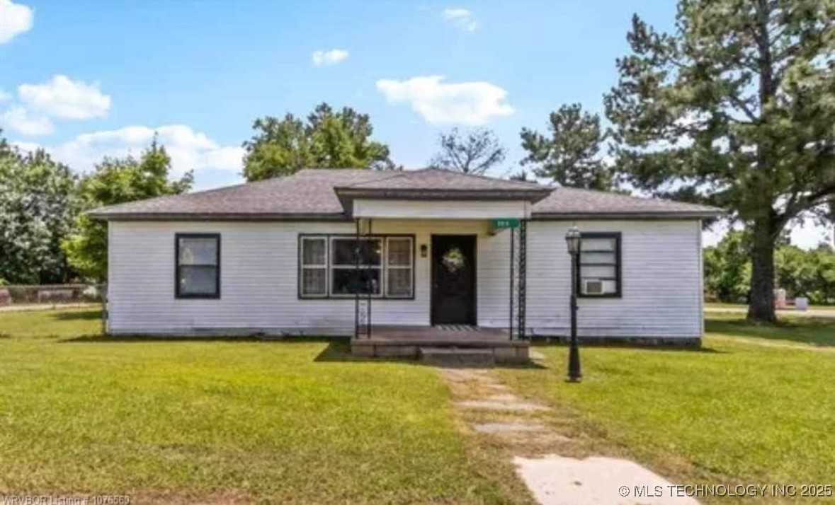 209 Se Main Property Photo