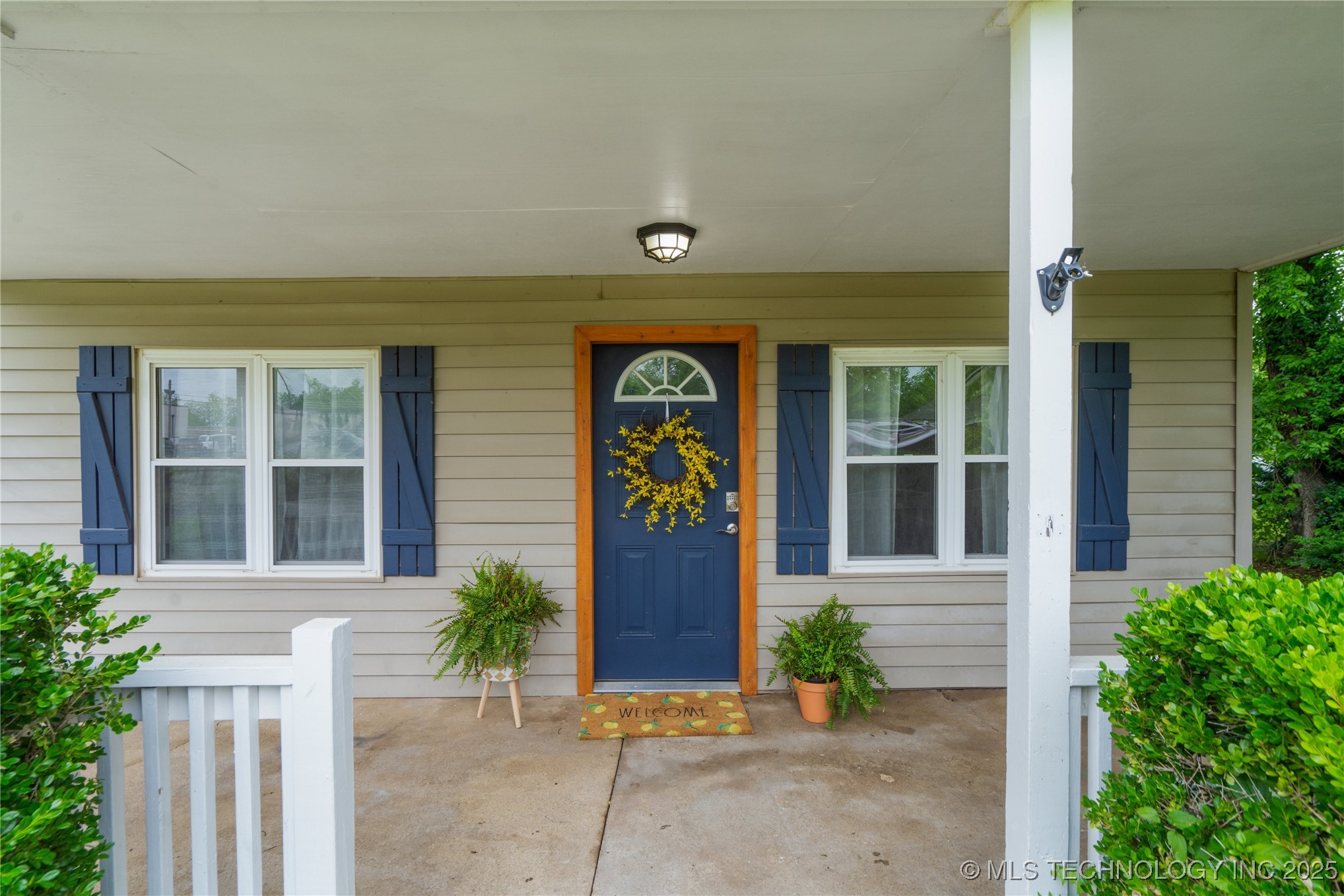 109 E Burnham Avenue Property Photo 2