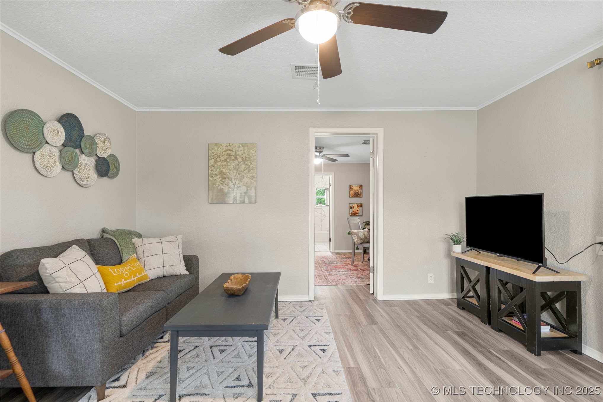 109 E Burnham Avenue Property Photo 4