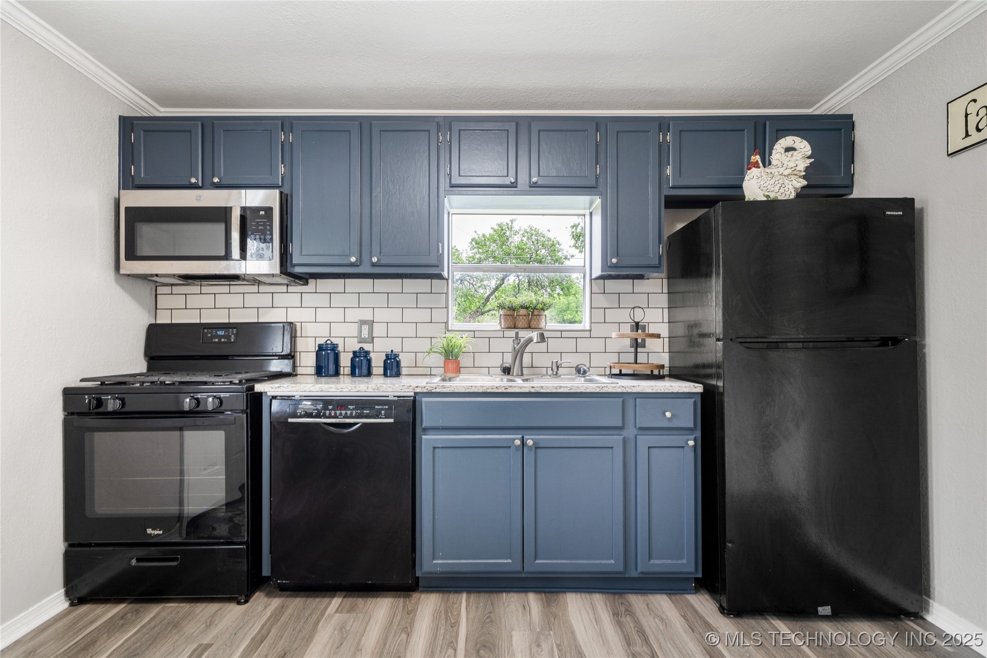 109 E Burnham Avenue Property Photo 18