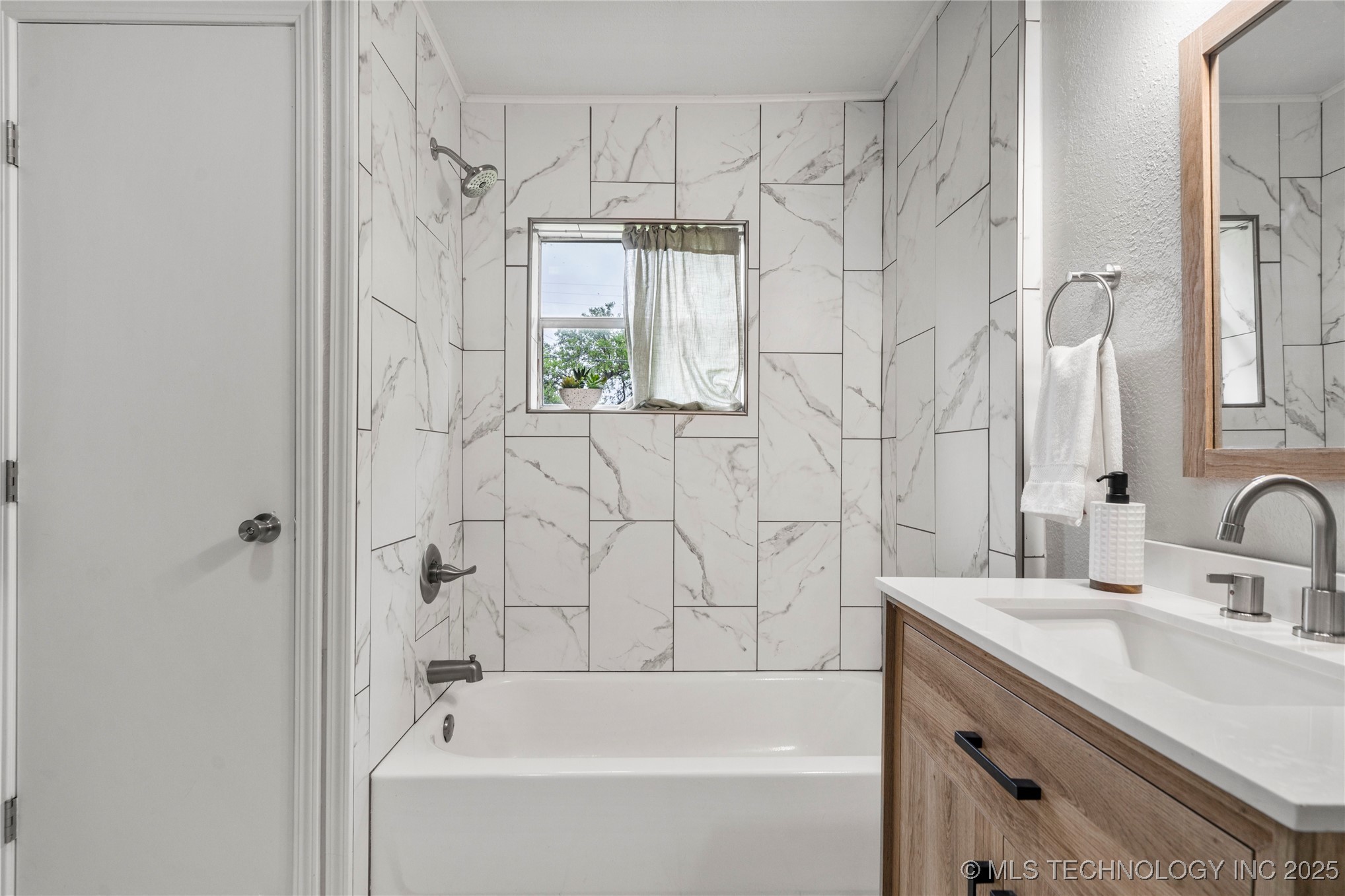 109 E Burnham Avenue Property Photo 22
