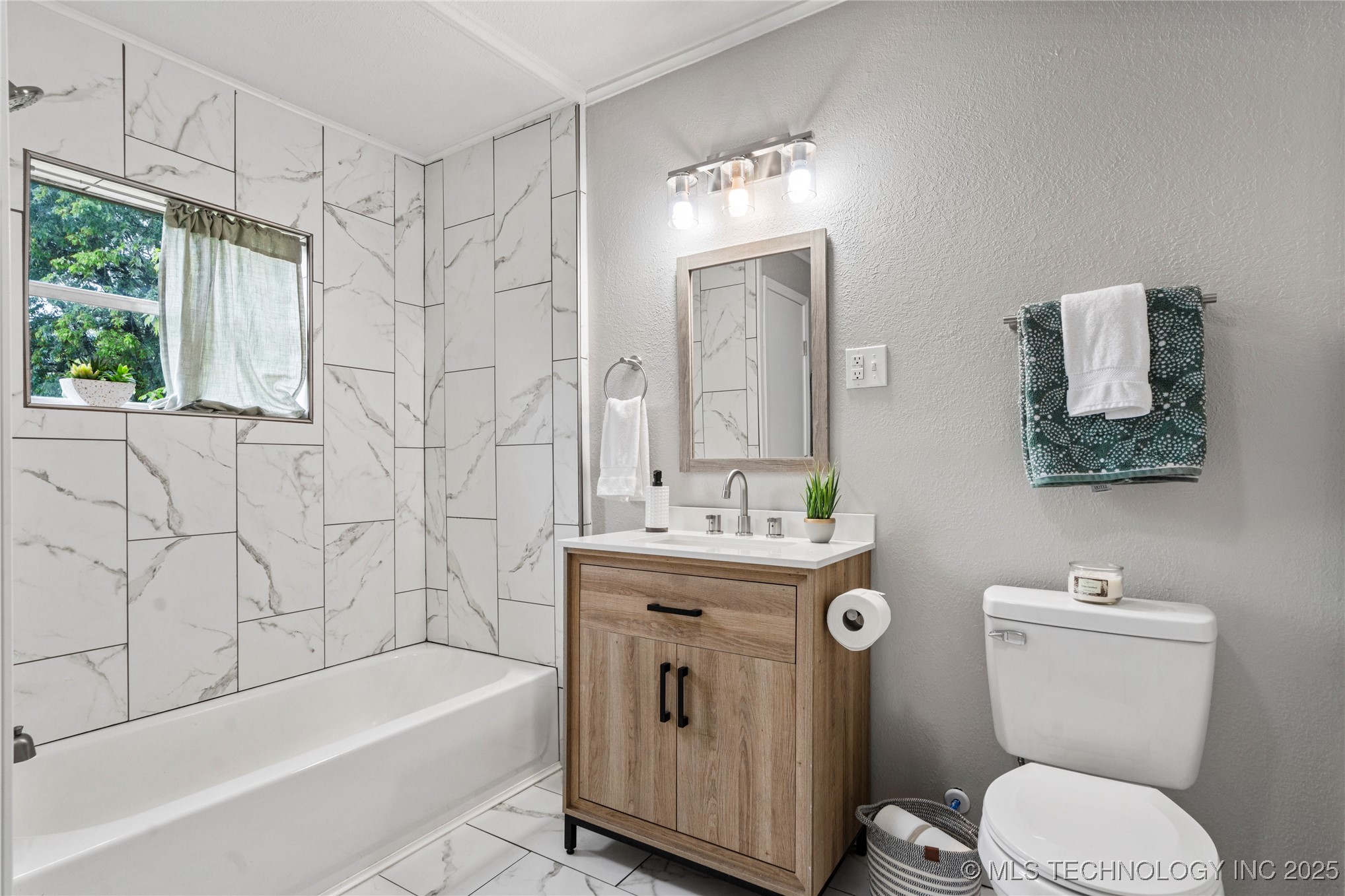 109 E Burnham Avenue Property Photo 24