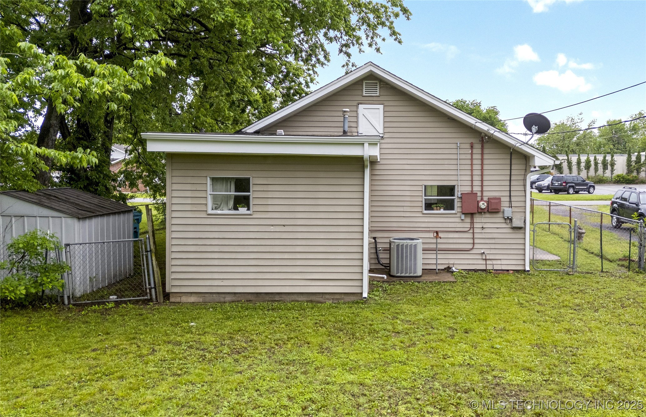 109 E Burnham Avenue Property Photo 27