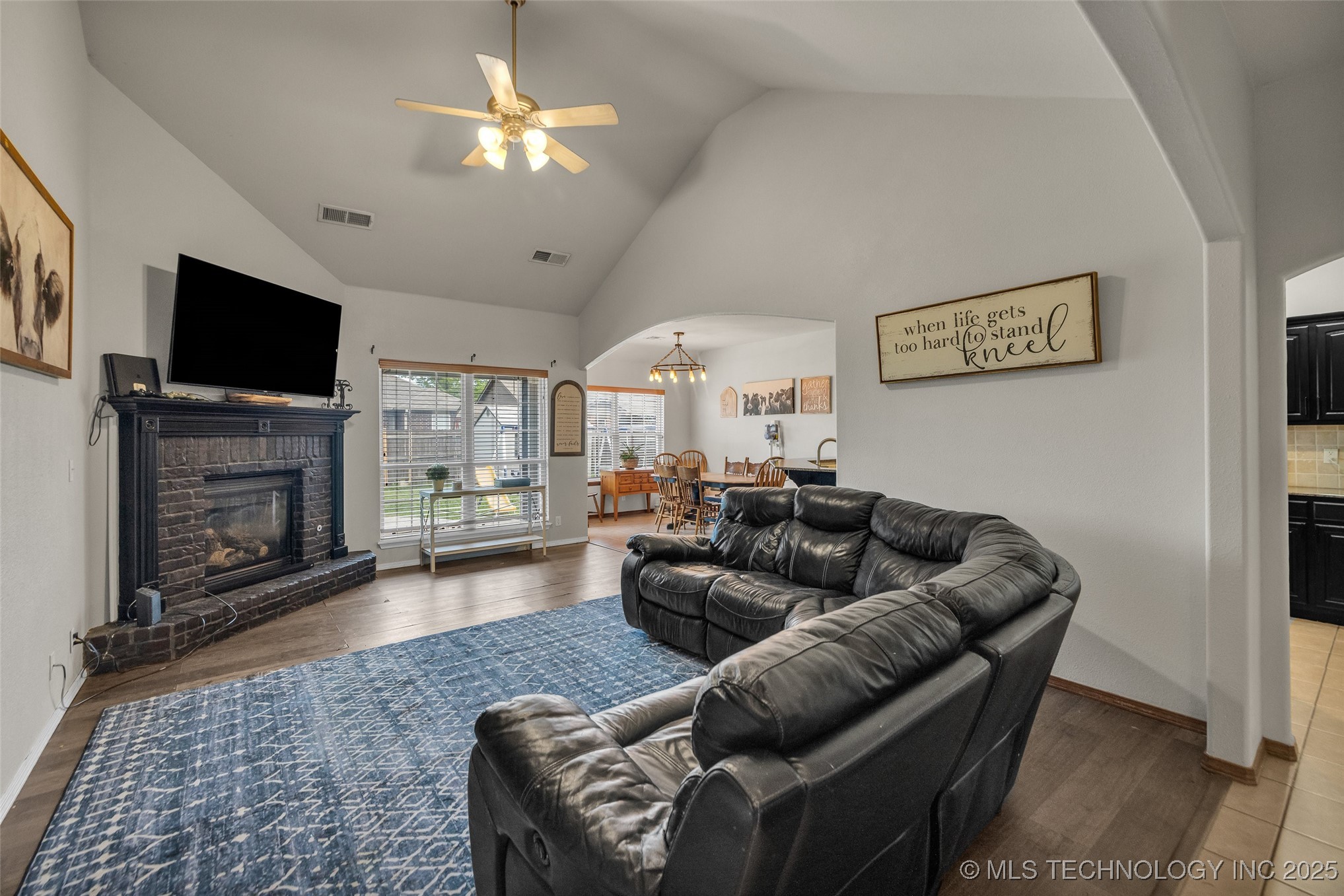 20213 E 33rd Place S Property Photo 8