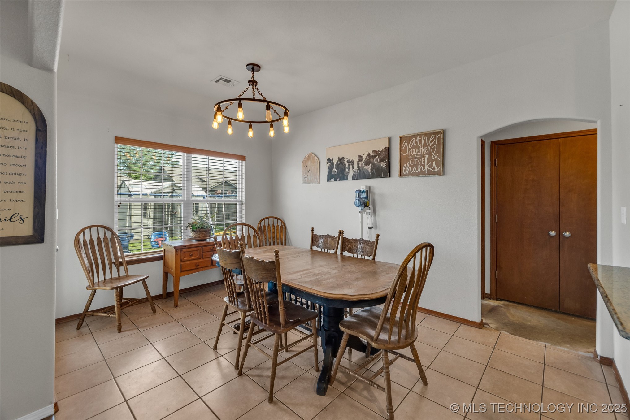 20213 E 33rd Place S Property Photo 12