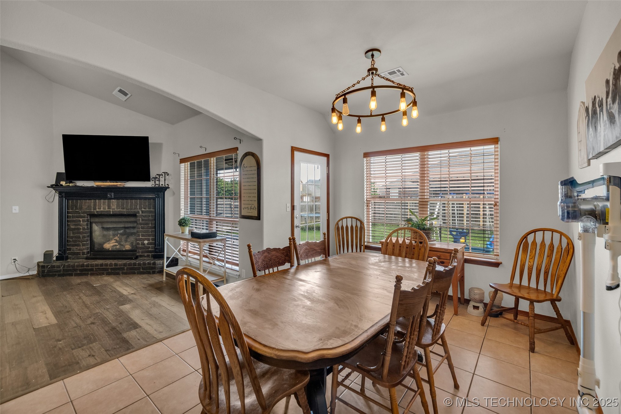 20213 E 33rd Place S Property Photo 14