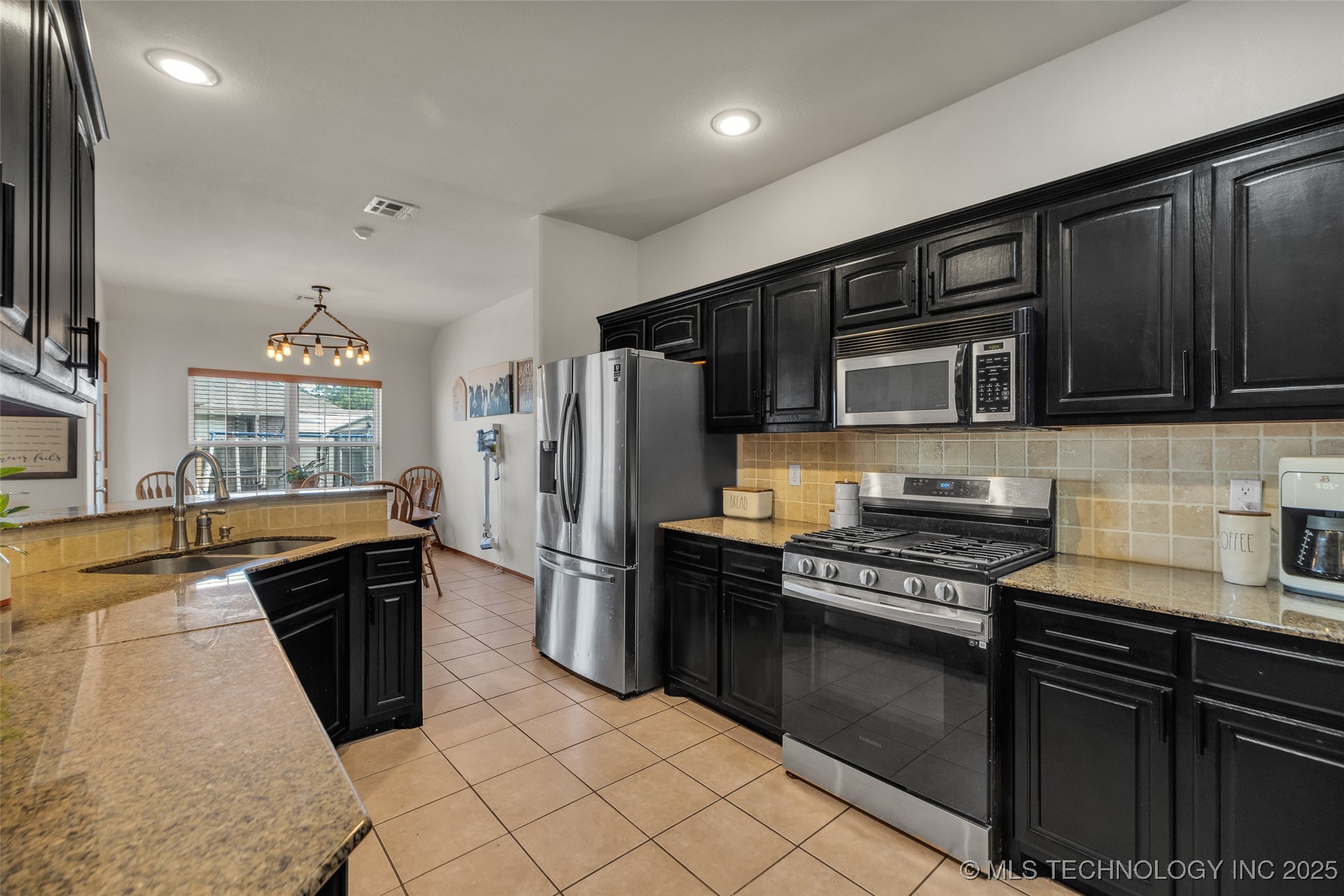 20213 E 33rd Place S Property Photo 17