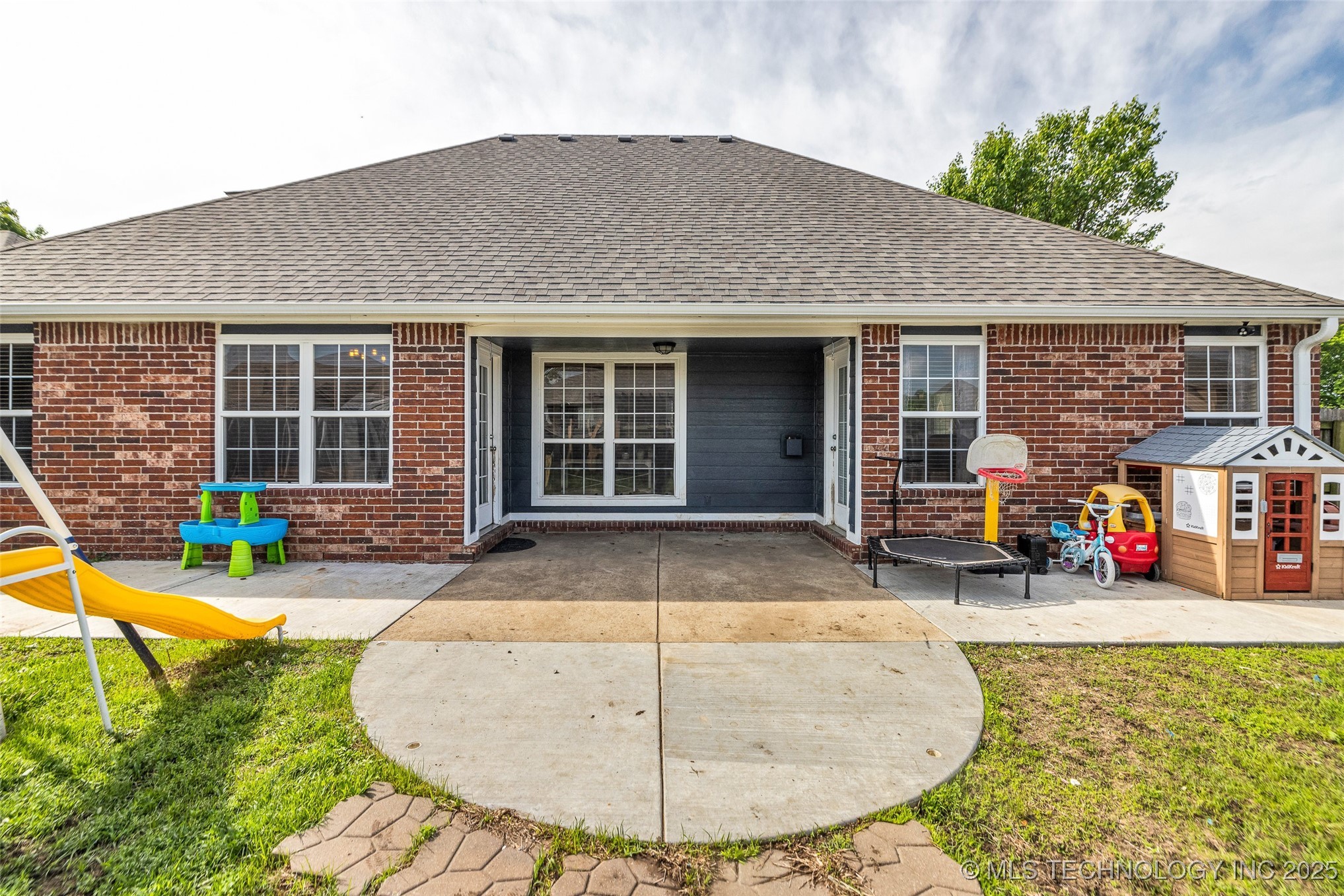 20213 E 33rd Place S Property Photo 39