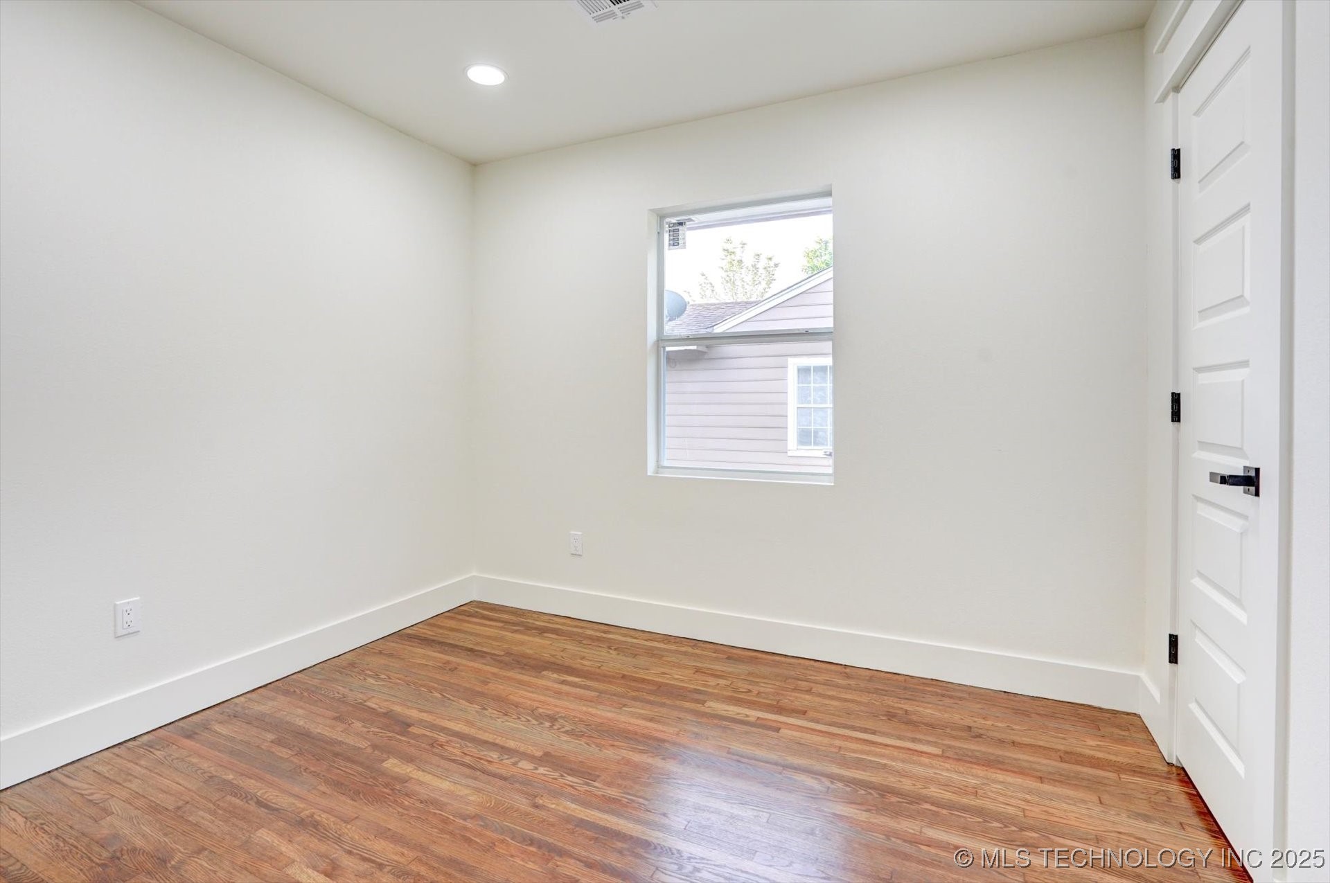 1615 N 68th East Avenue Property Photo 22