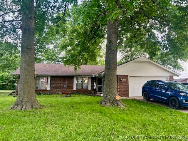 1327 W Clyde Property Photo
