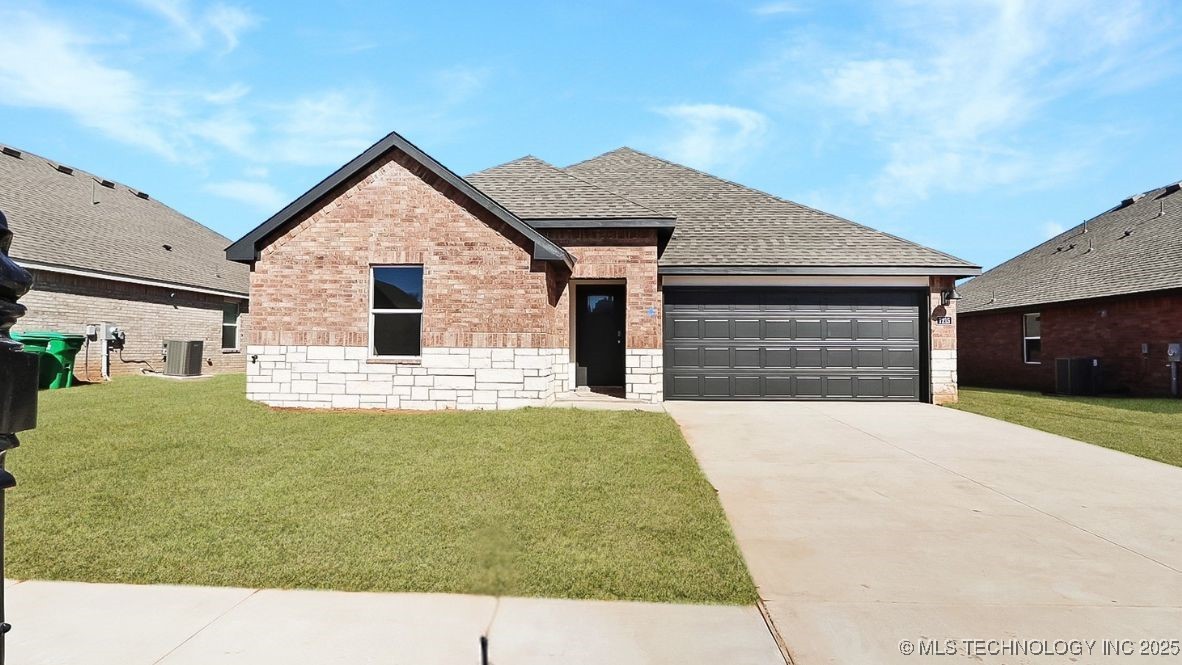 7215 E 155th Place S Property Photo