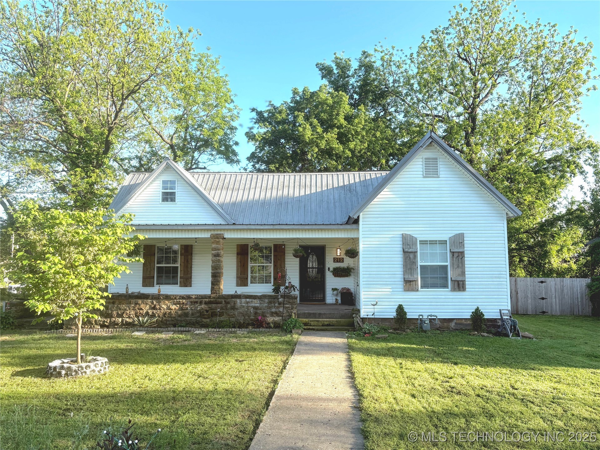 212 Ne 2nd Street Property Photo