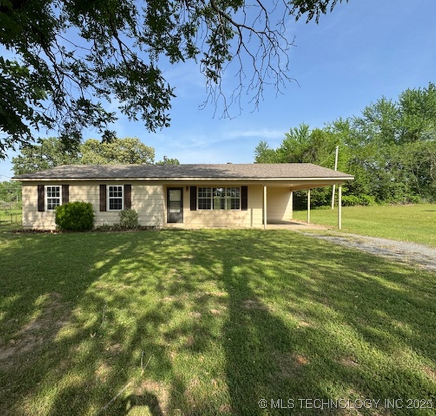 19102 Daisy Property Photo