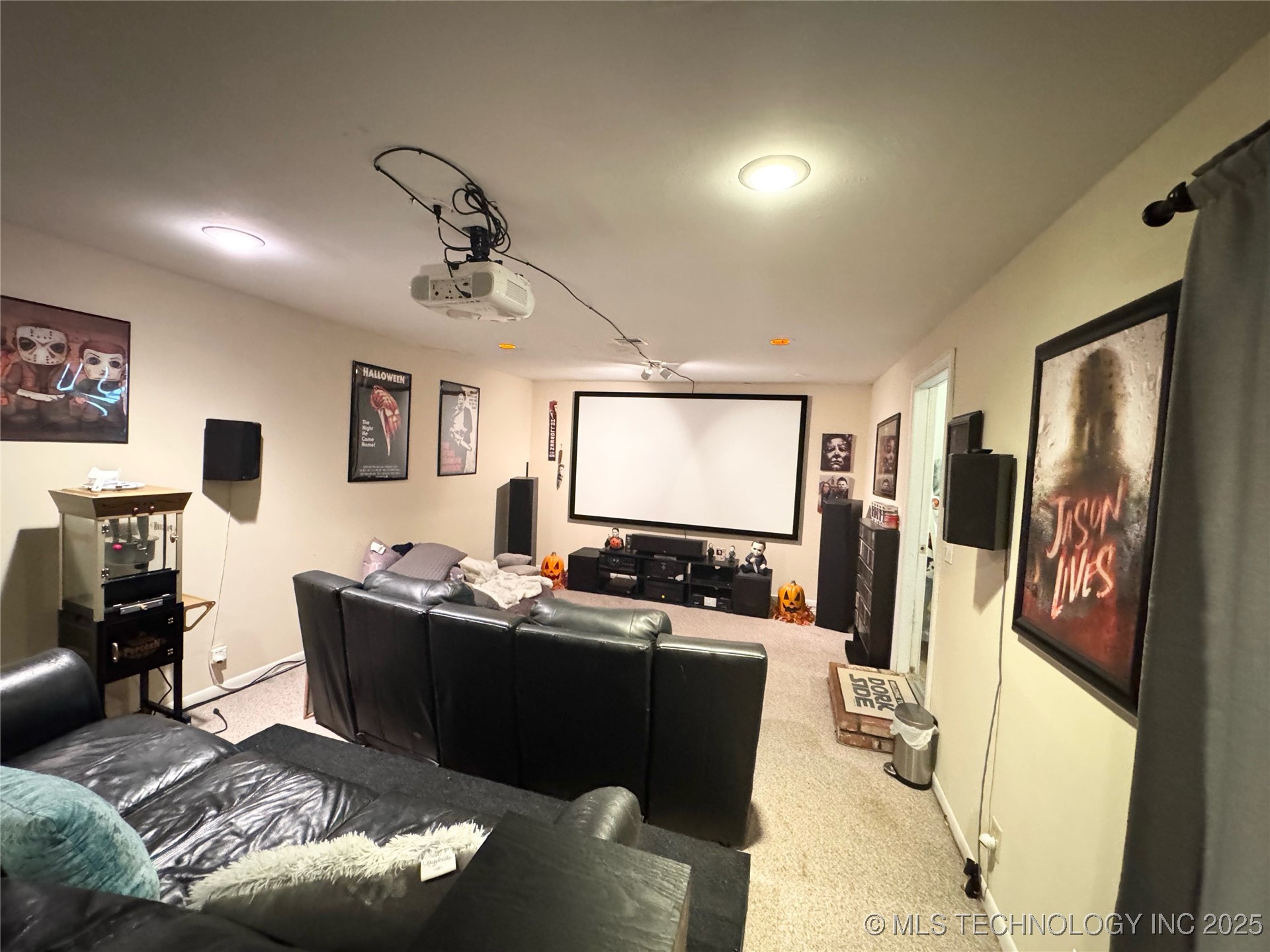 3210 Summit Boulevard Property Photo 2