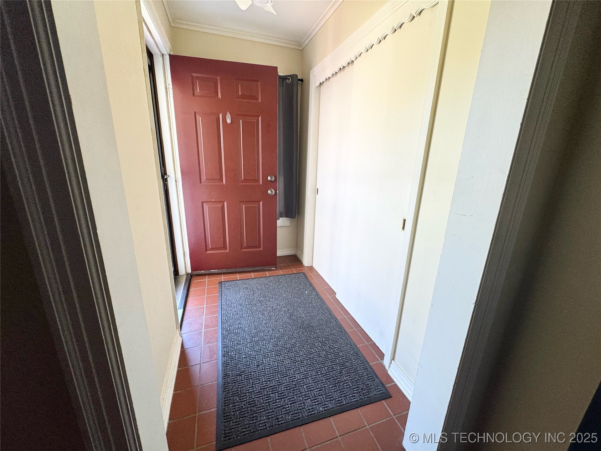 3210 Summit Boulevard Property Photo 6