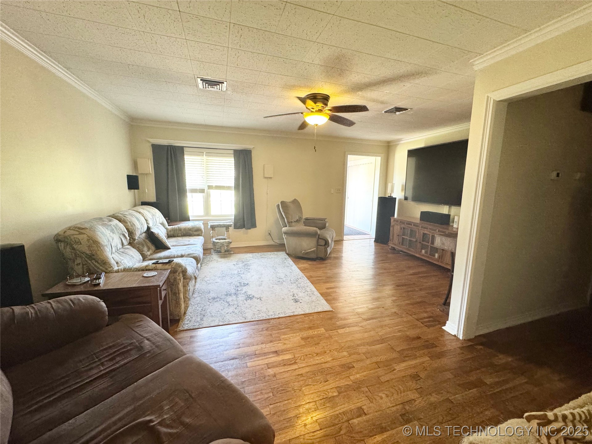 3210 Summit Boulevard Property Photo 7