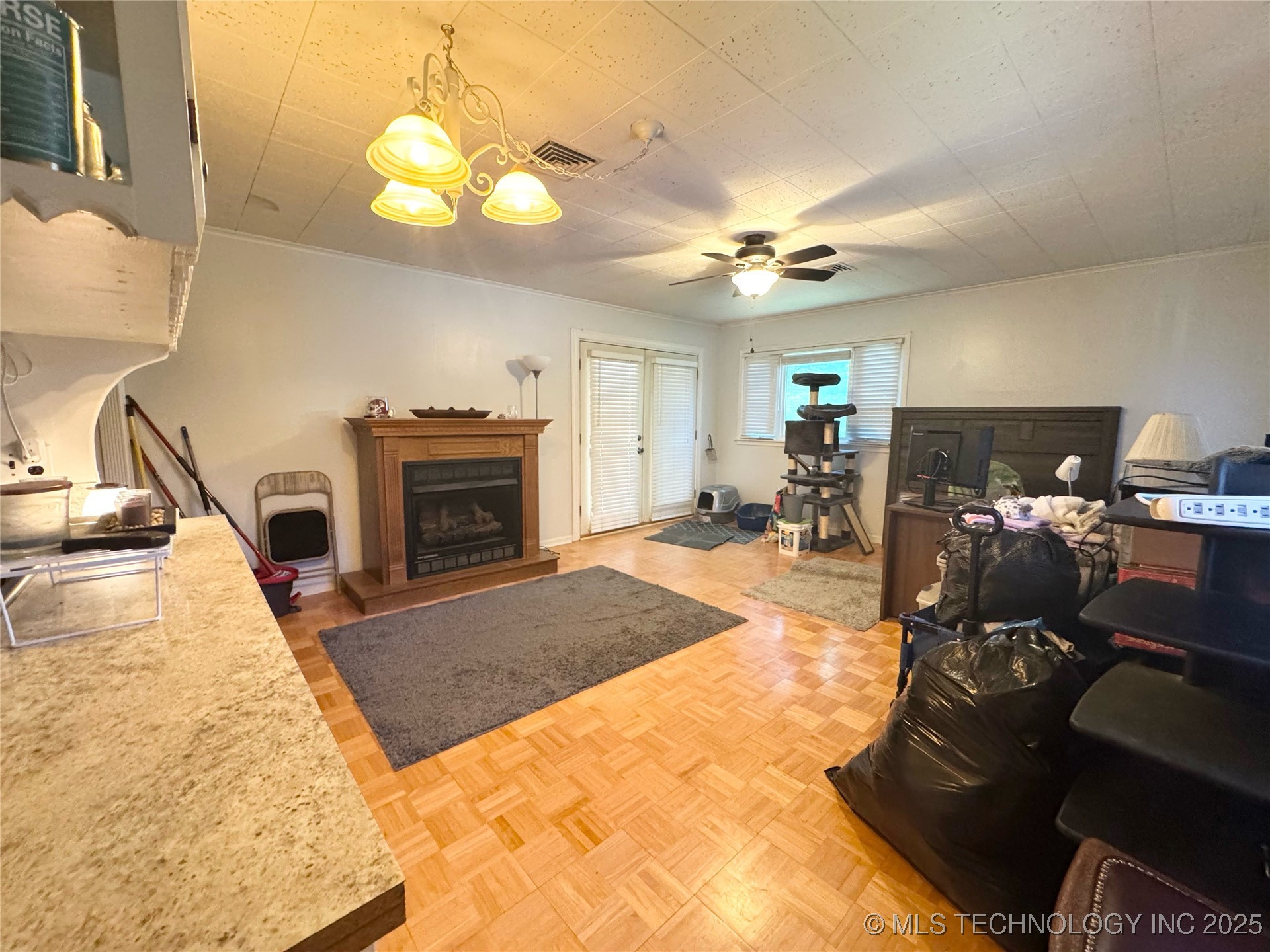 3210 Summit Boulevard Property Photo 12