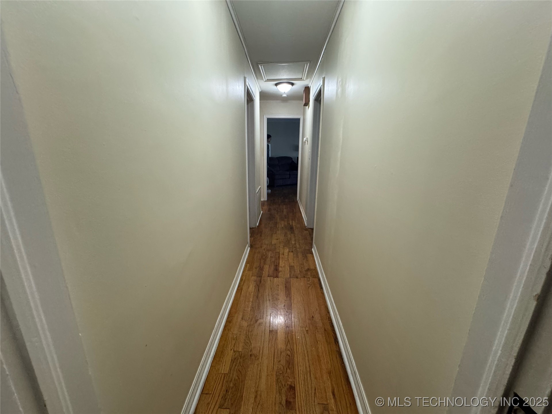 3210 Summit Boulevard Property Photo 17