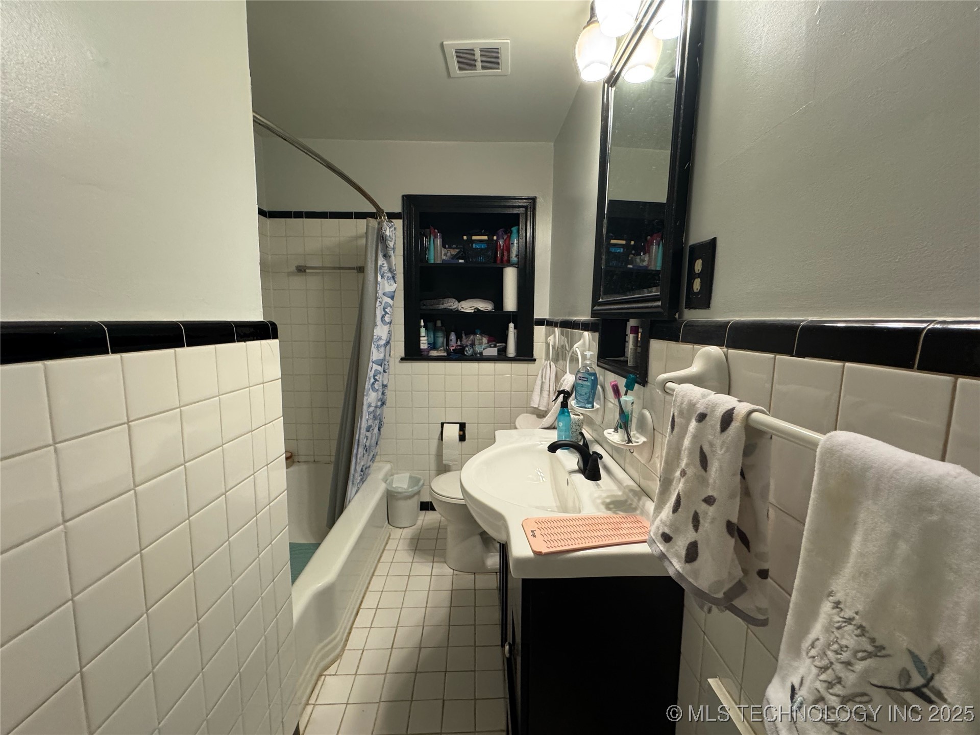 3210 Summit Boulevard Property Photo 26