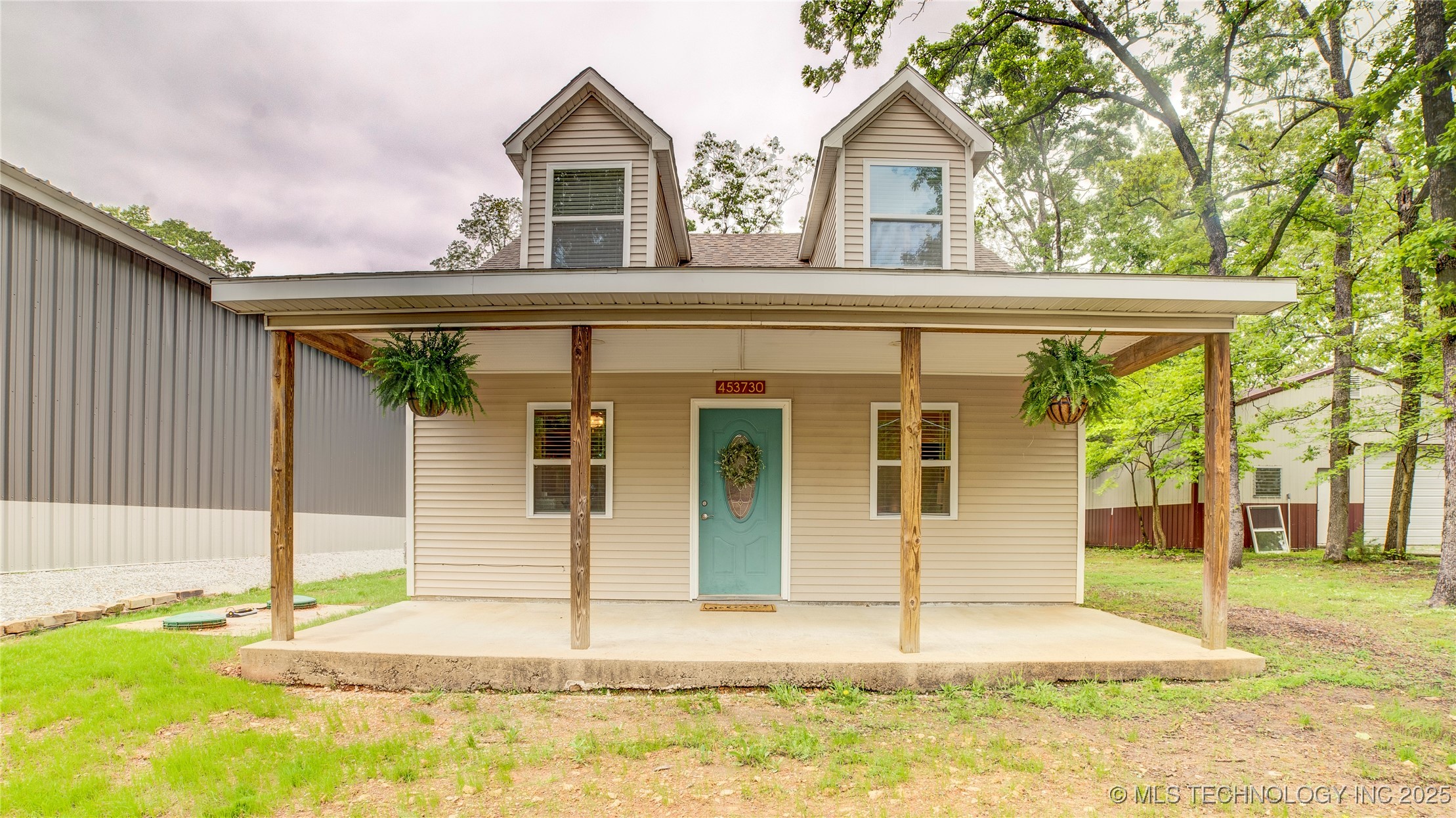 453730 Osage Avenue Property Photo