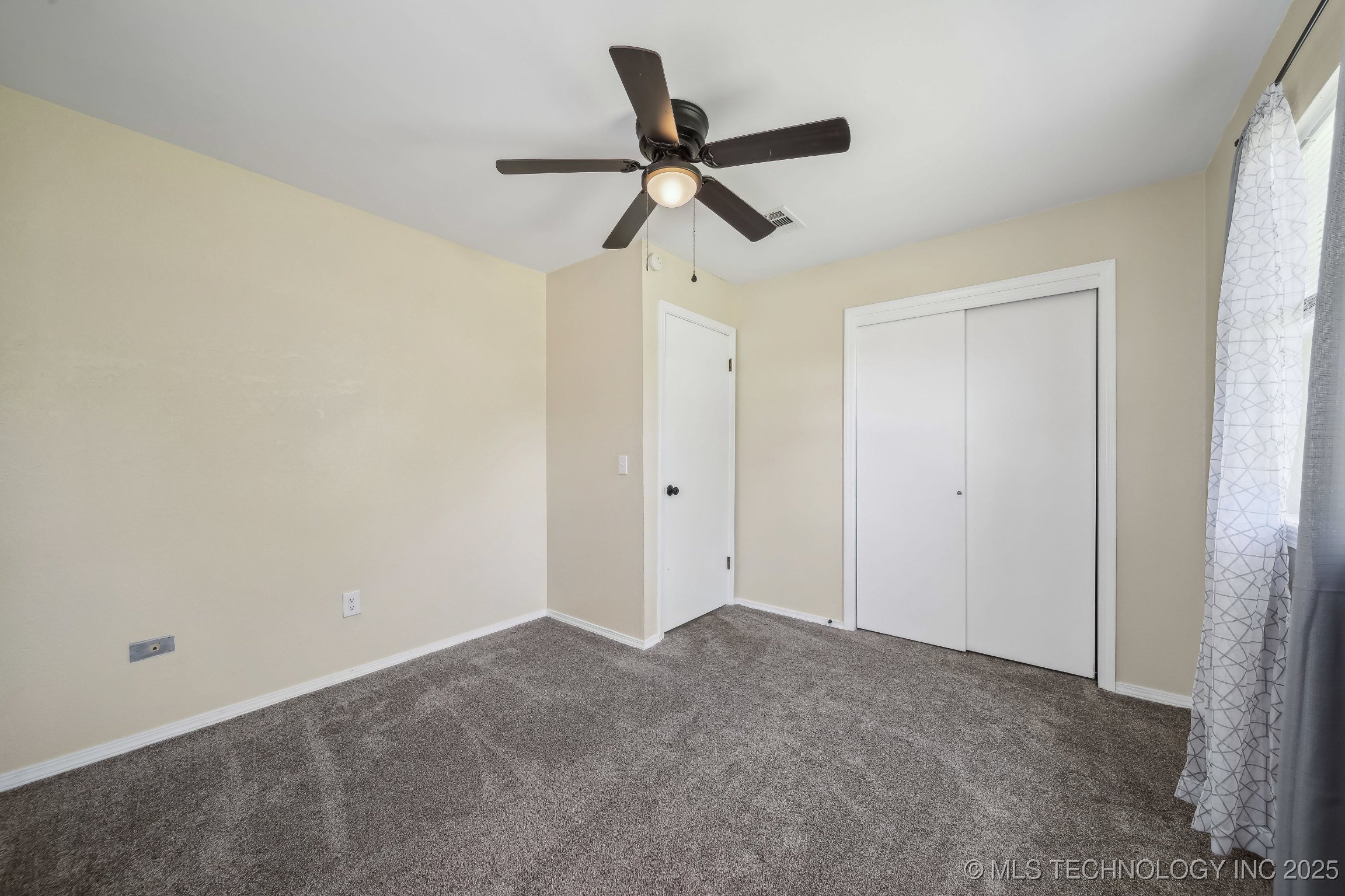 9553 W 71st Street S Property Photo 28