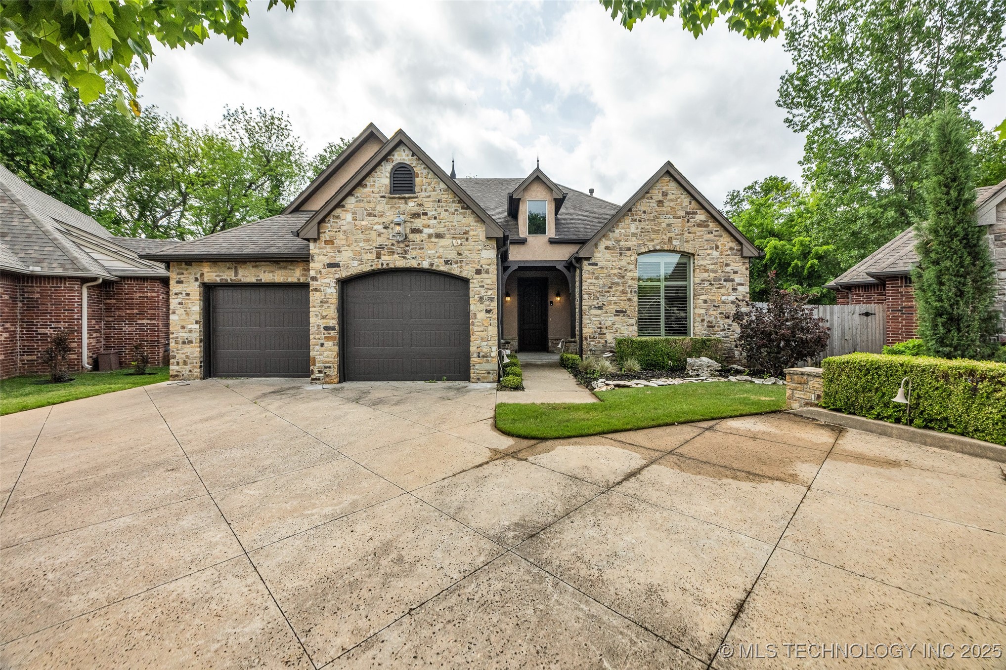 1009 S Urbana Street Property Photo