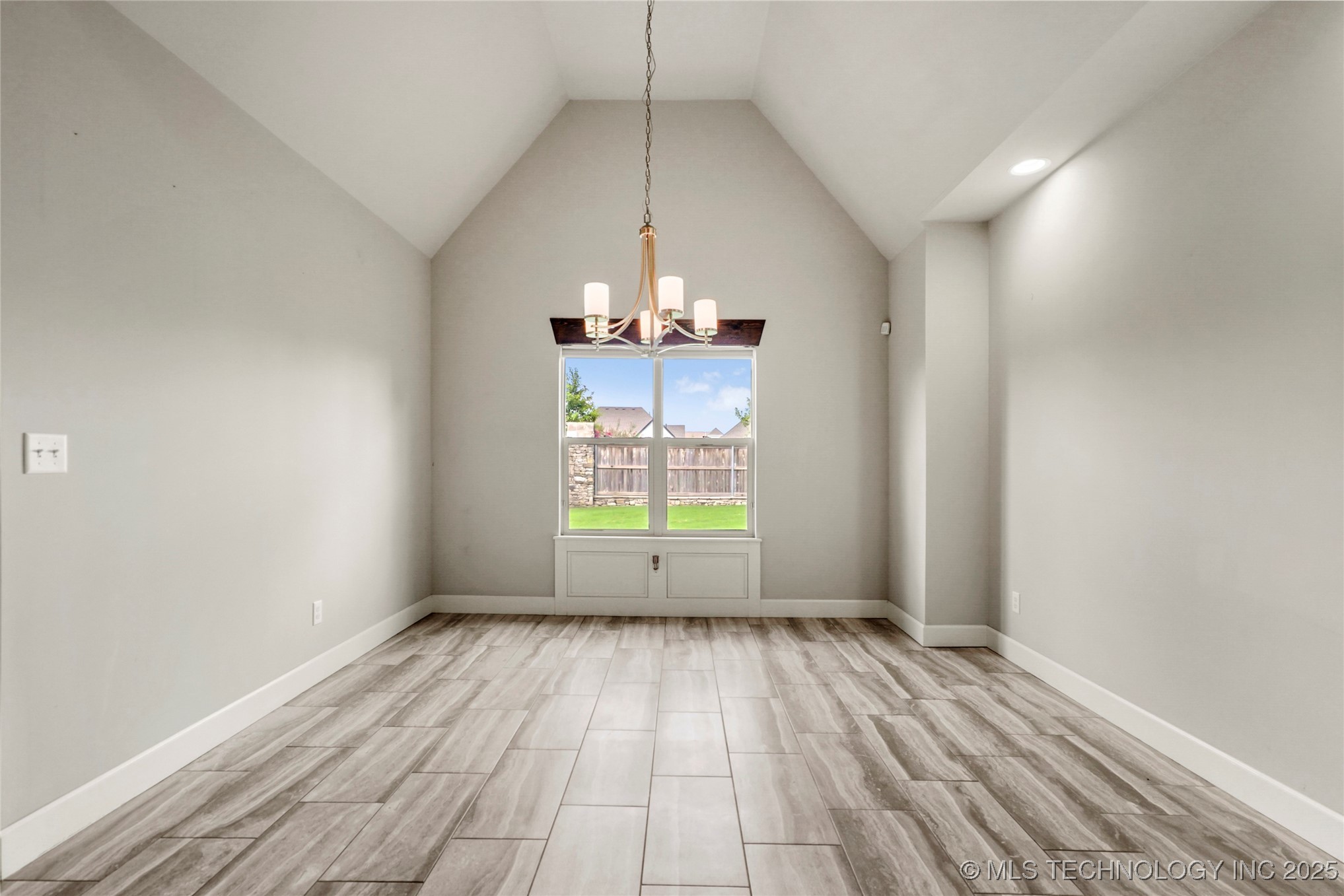 13816 S 23rd Place Property Photo 22