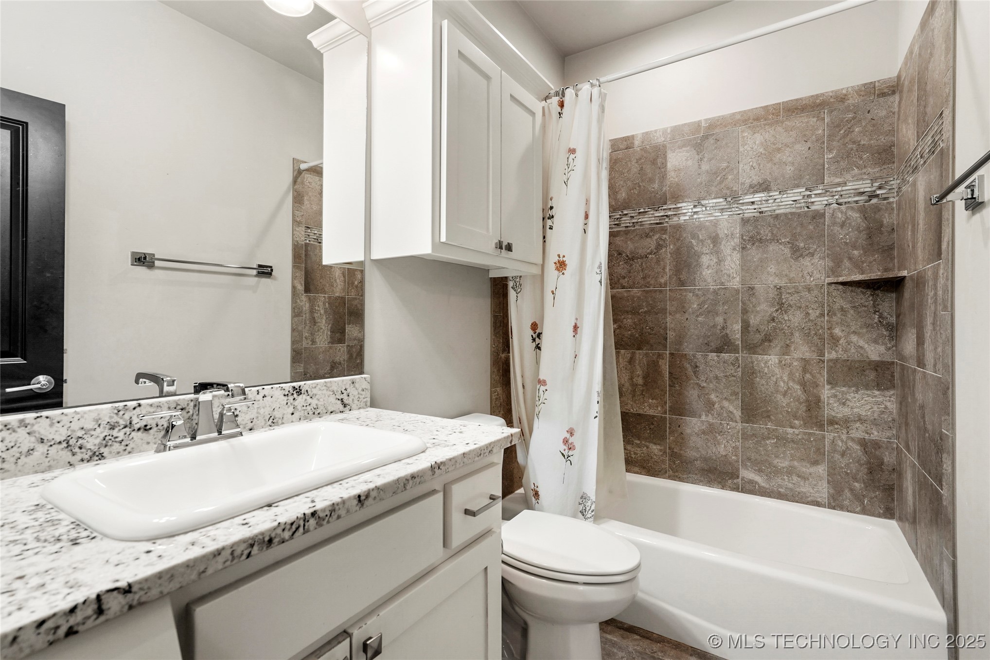 13816 S 23rd Place Property Photo 27