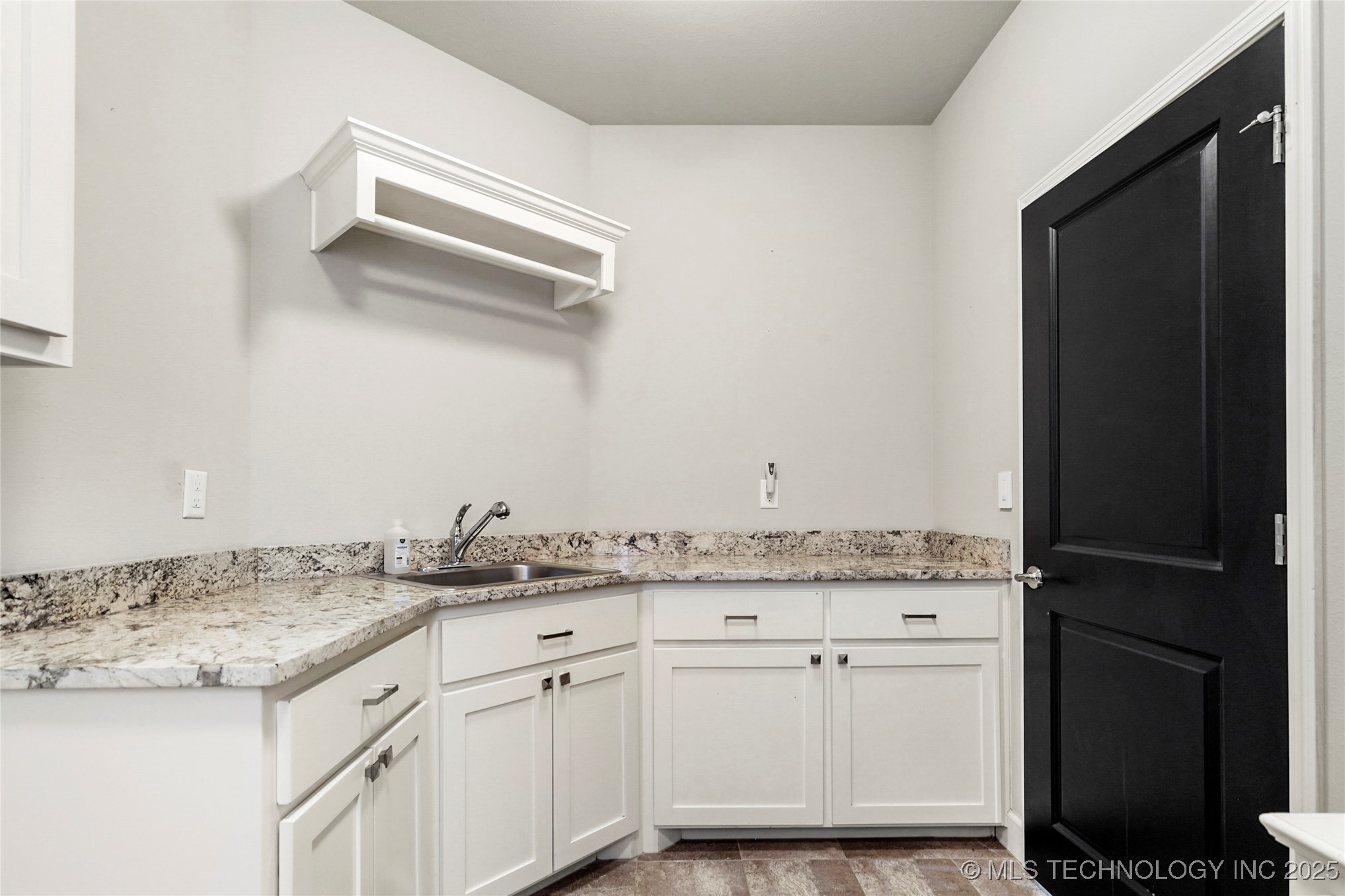 13816 S 23rd Place Property Photo 30