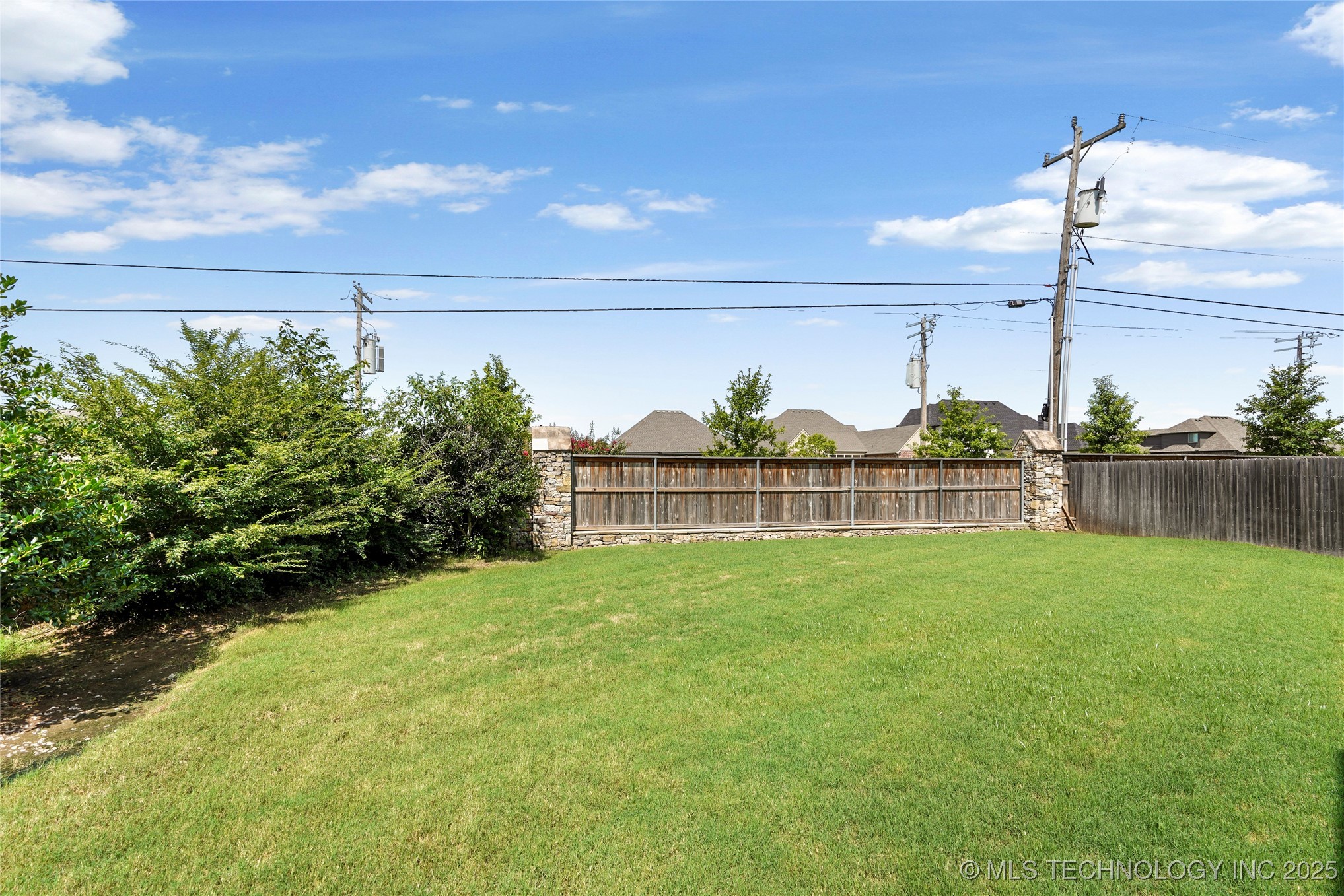 13816 S 23rd Place Property Photo 39