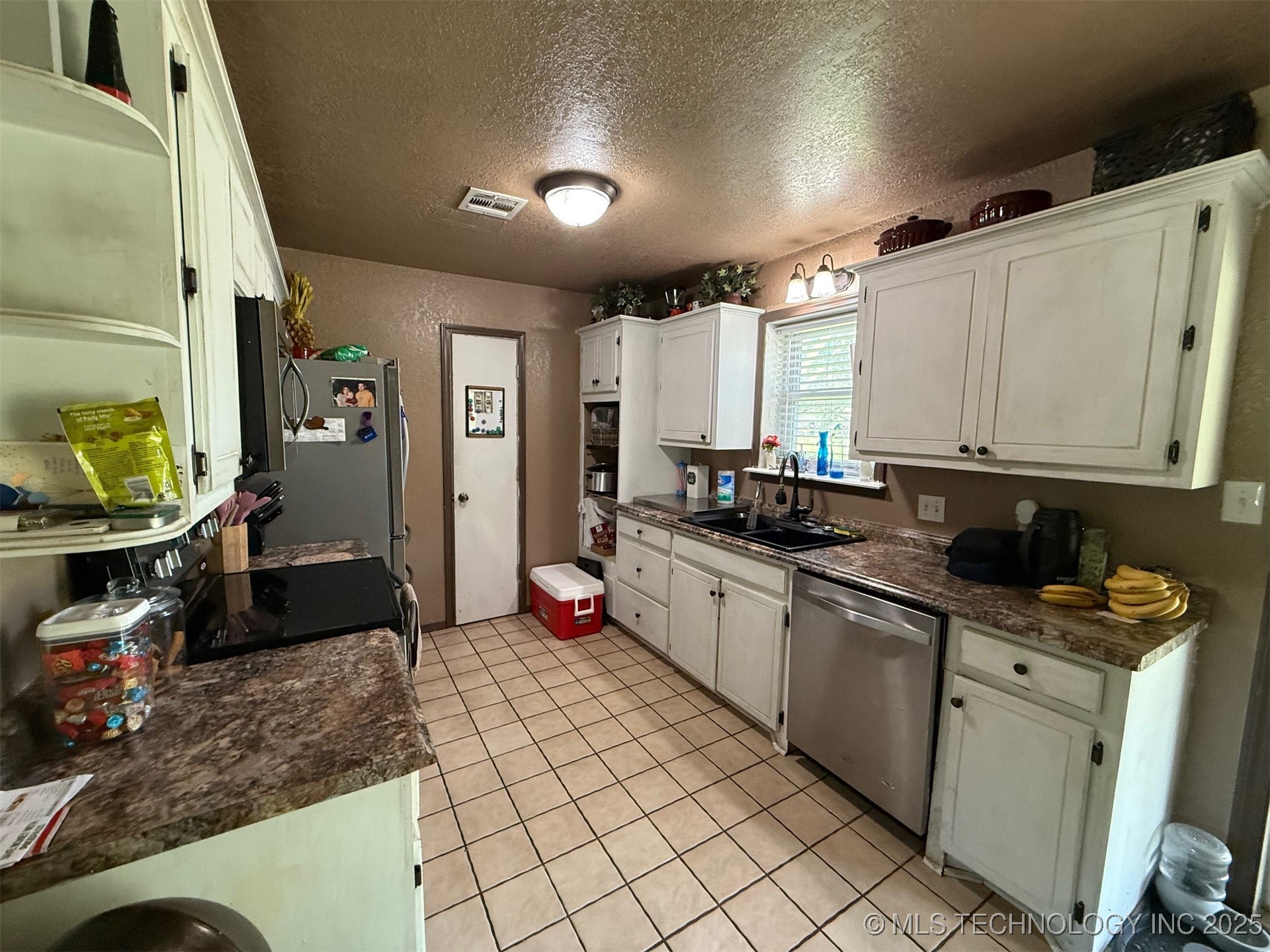 101 E Corporation Street Property Photo 3