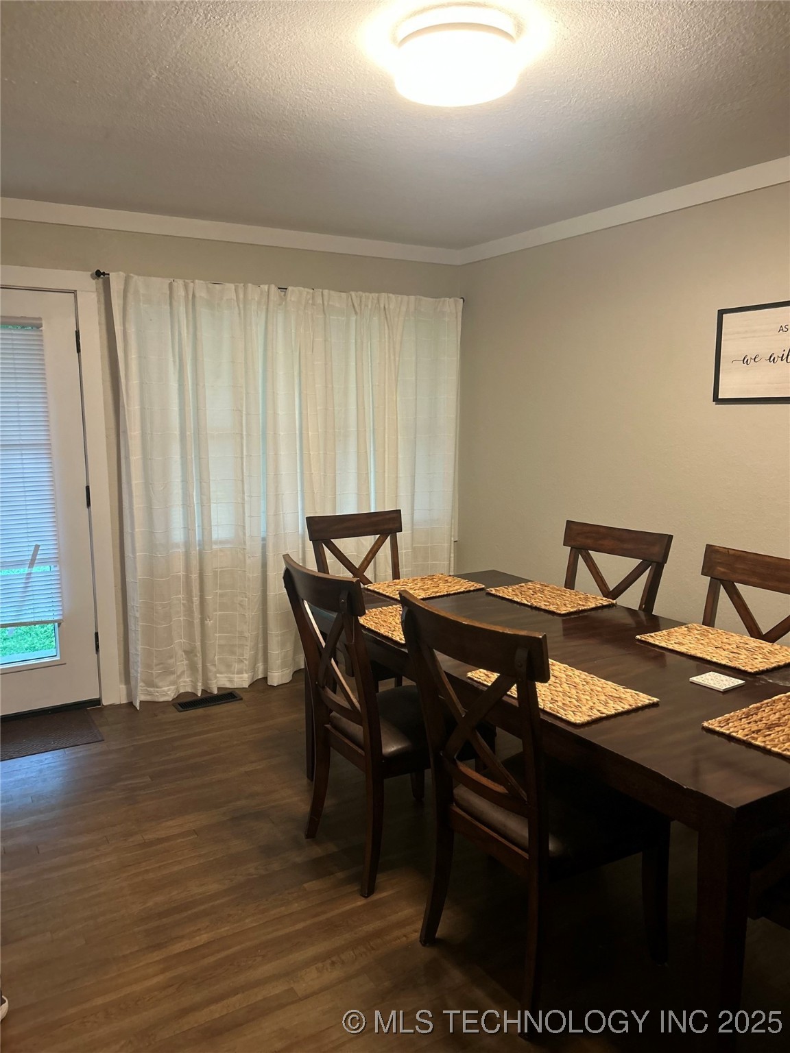 1705 Tower Drive Property Photo 3