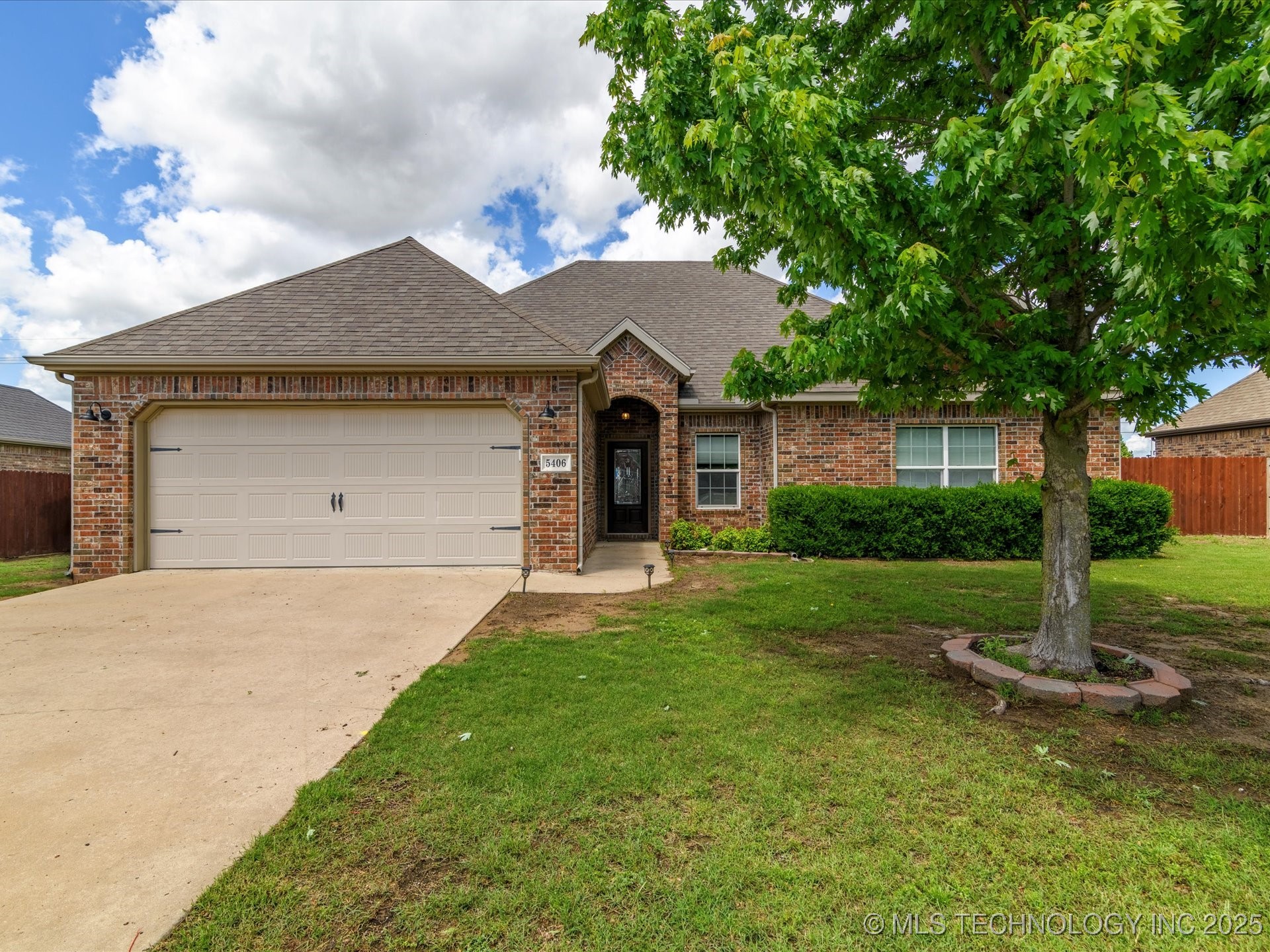5406 Ashbrook Drive Property Photo 1