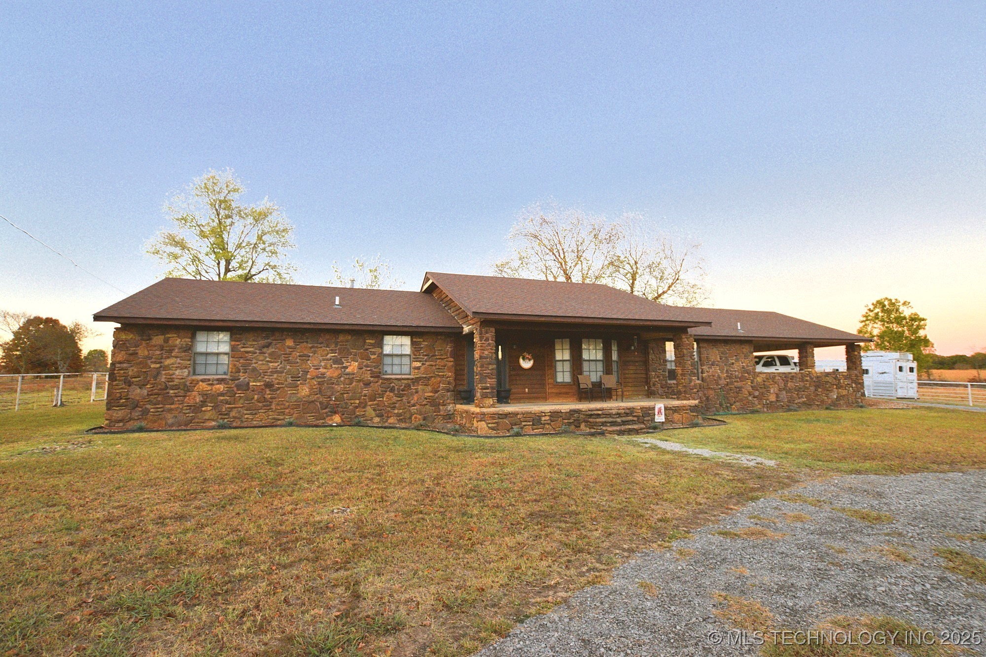15318 W Jones Road Property Photo 1